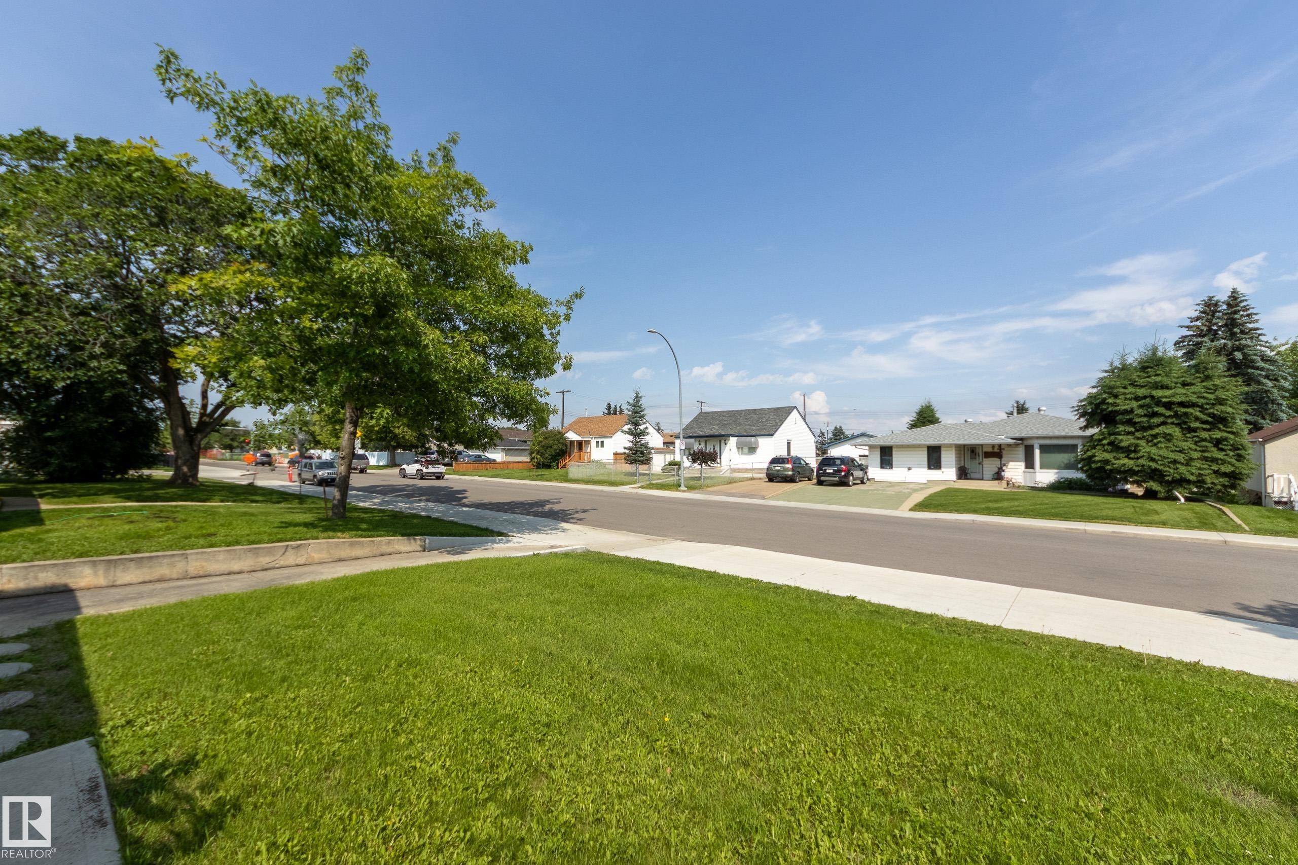 13112 90 Street Nw, Edmonton, AB - Outdoor