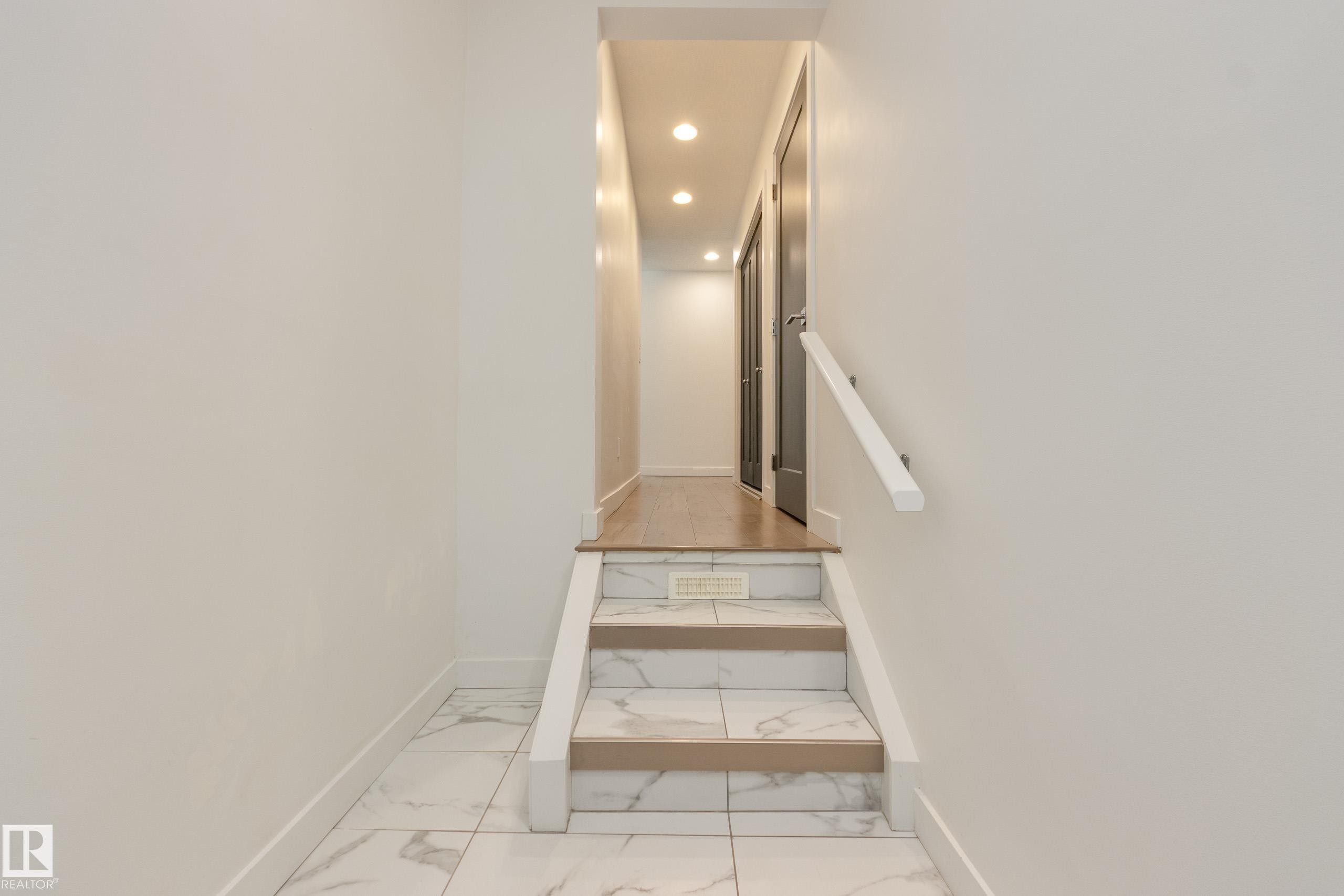 13112 90 Street Nw, Edmonton, AB - Indoor Photo Showing Other Room