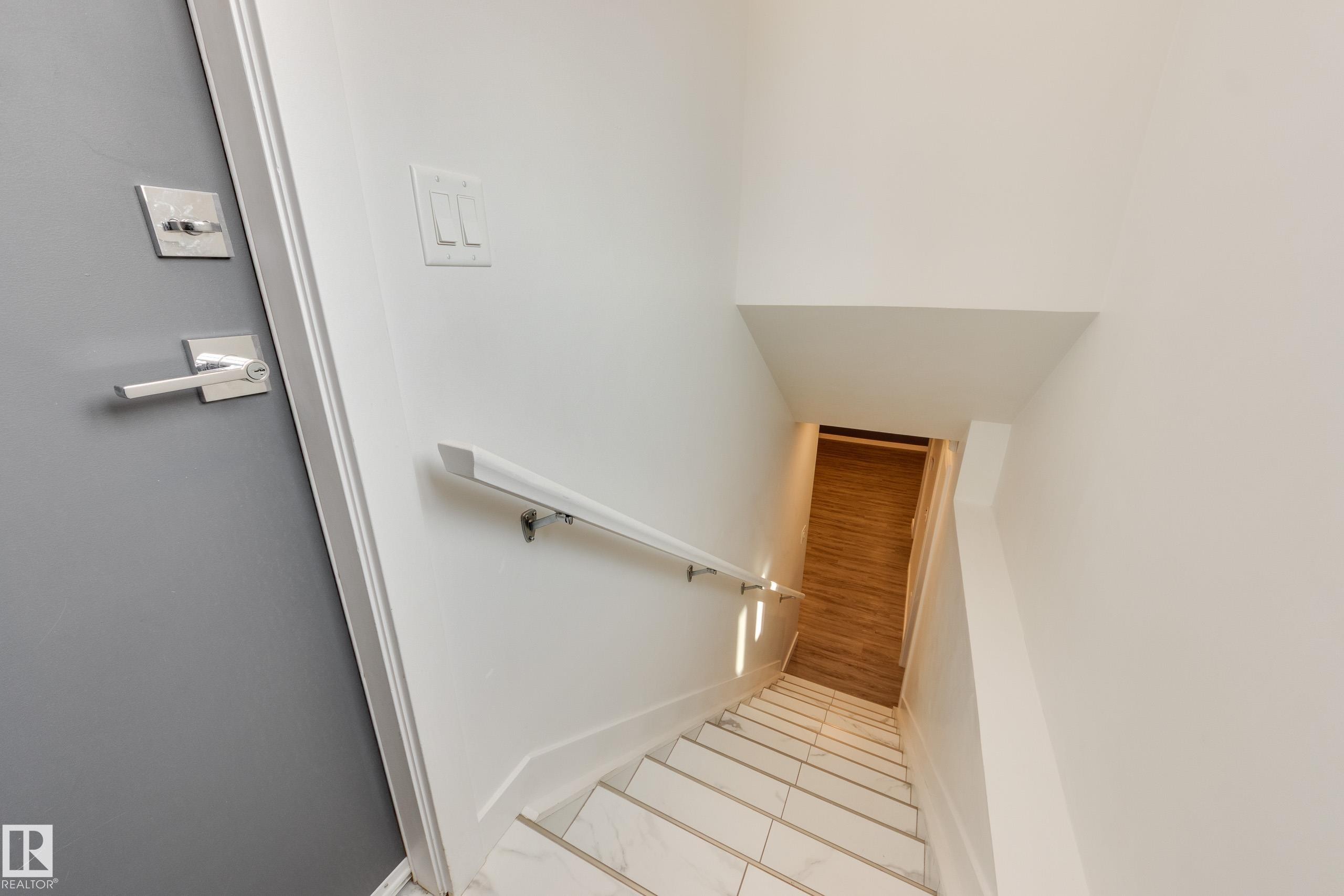 13112 90 Street Nw, Edmonton, AB - Indoor