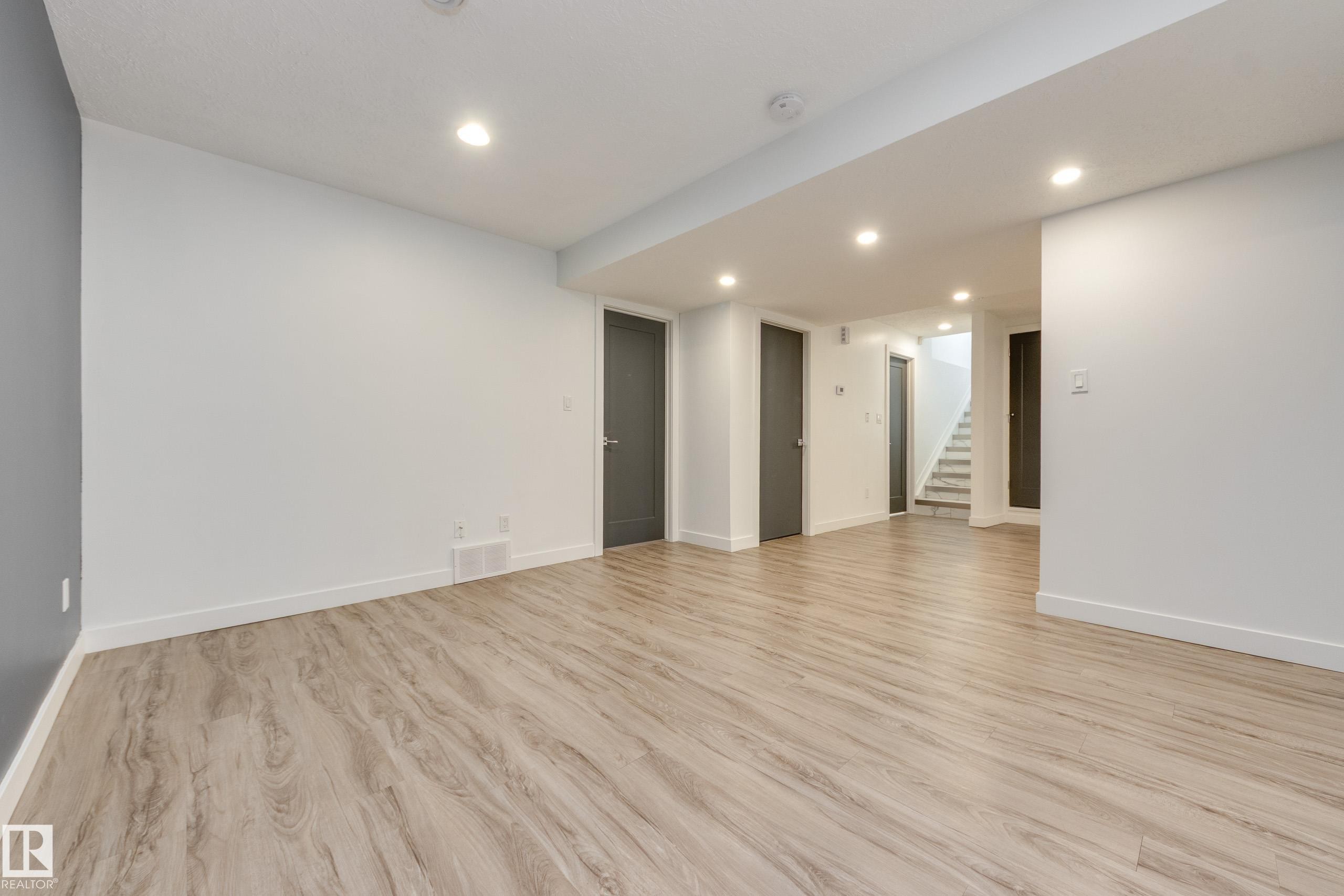 13112 90 Street Nw, Edmonton, AB - Indoor Photo Showing Other Room