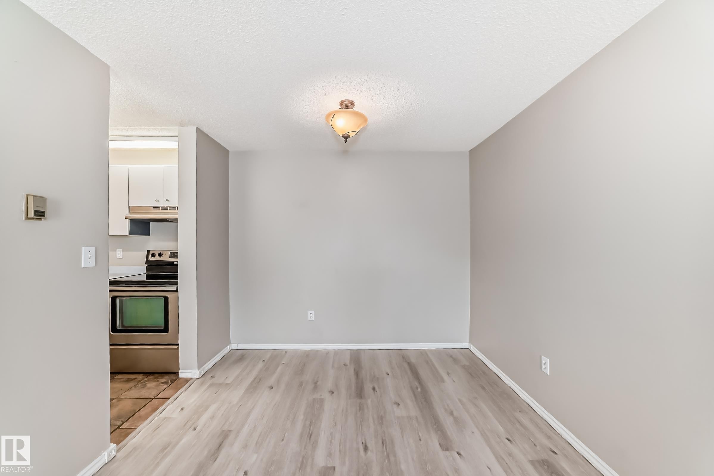 2508 50 Street Nw, Edmonton, AB - Indoor Photo Showing Other Room