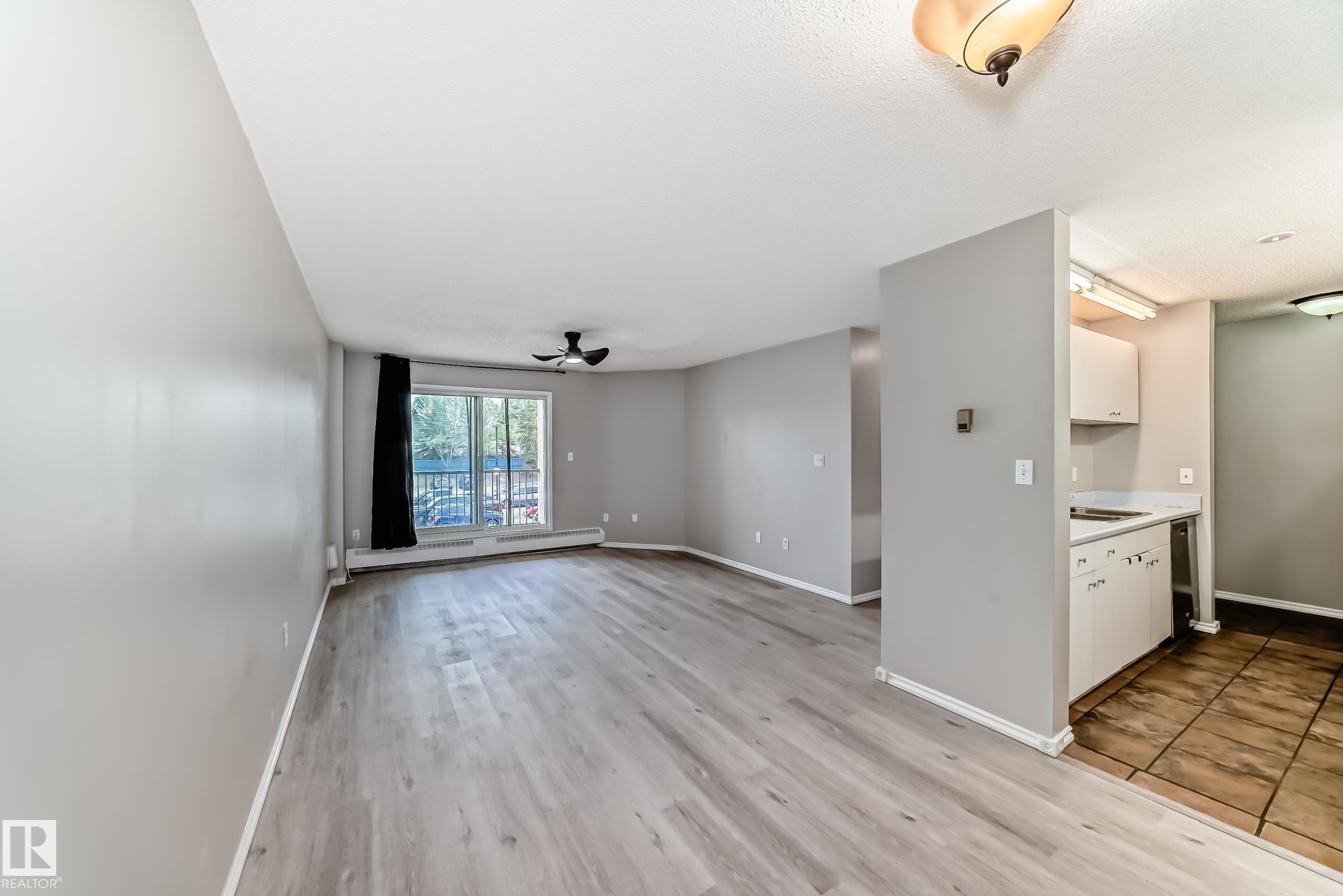 2508 50 Street Nw, Edmonton, AB - Indoor Photo Showing Other Room
