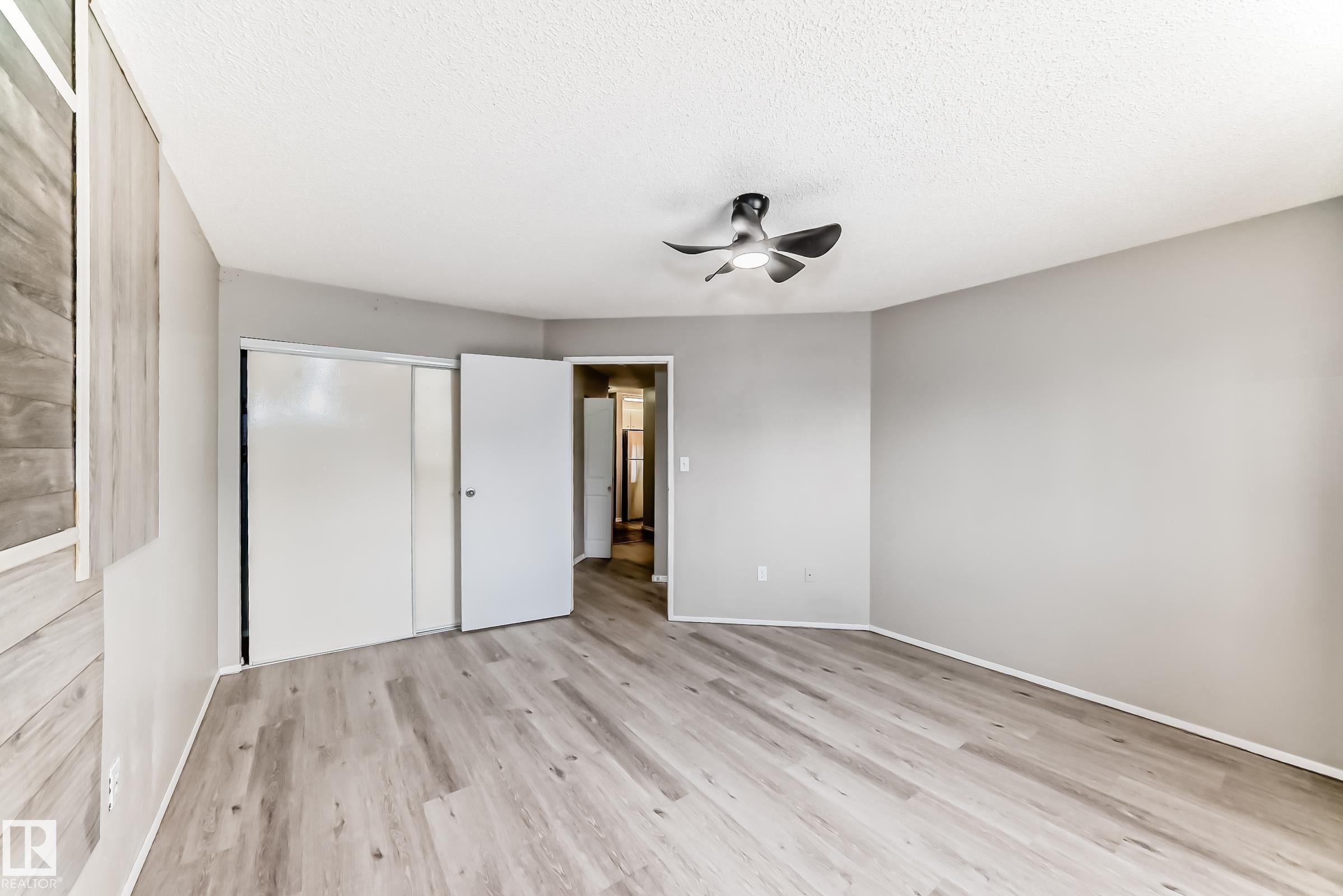 2508 50 Street Nw, Edmonton, AB - Indoor Photo Showing Other Room