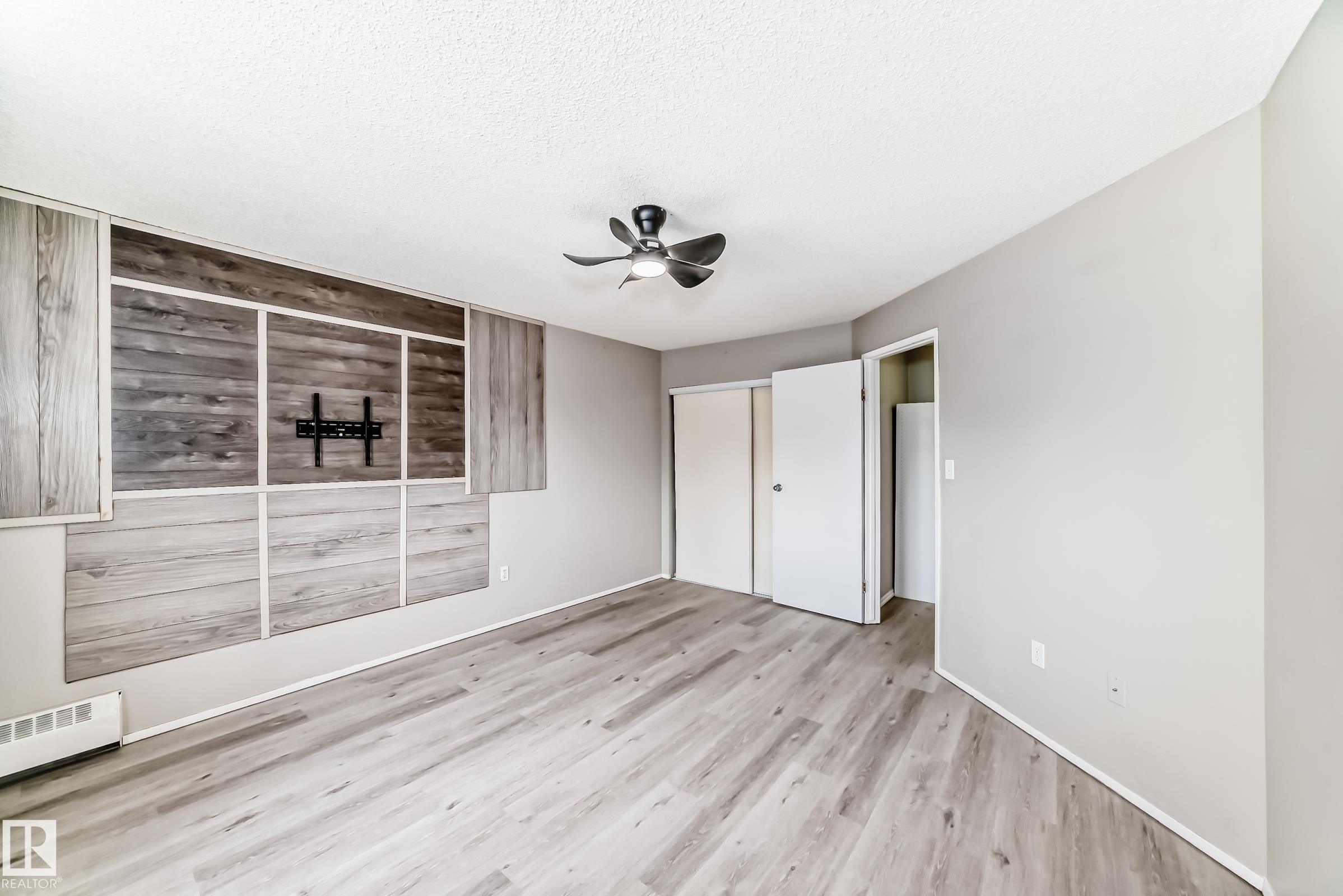 2508 50 Street Nw, Edmonton, AB - Indoor Photo Showing Other Room