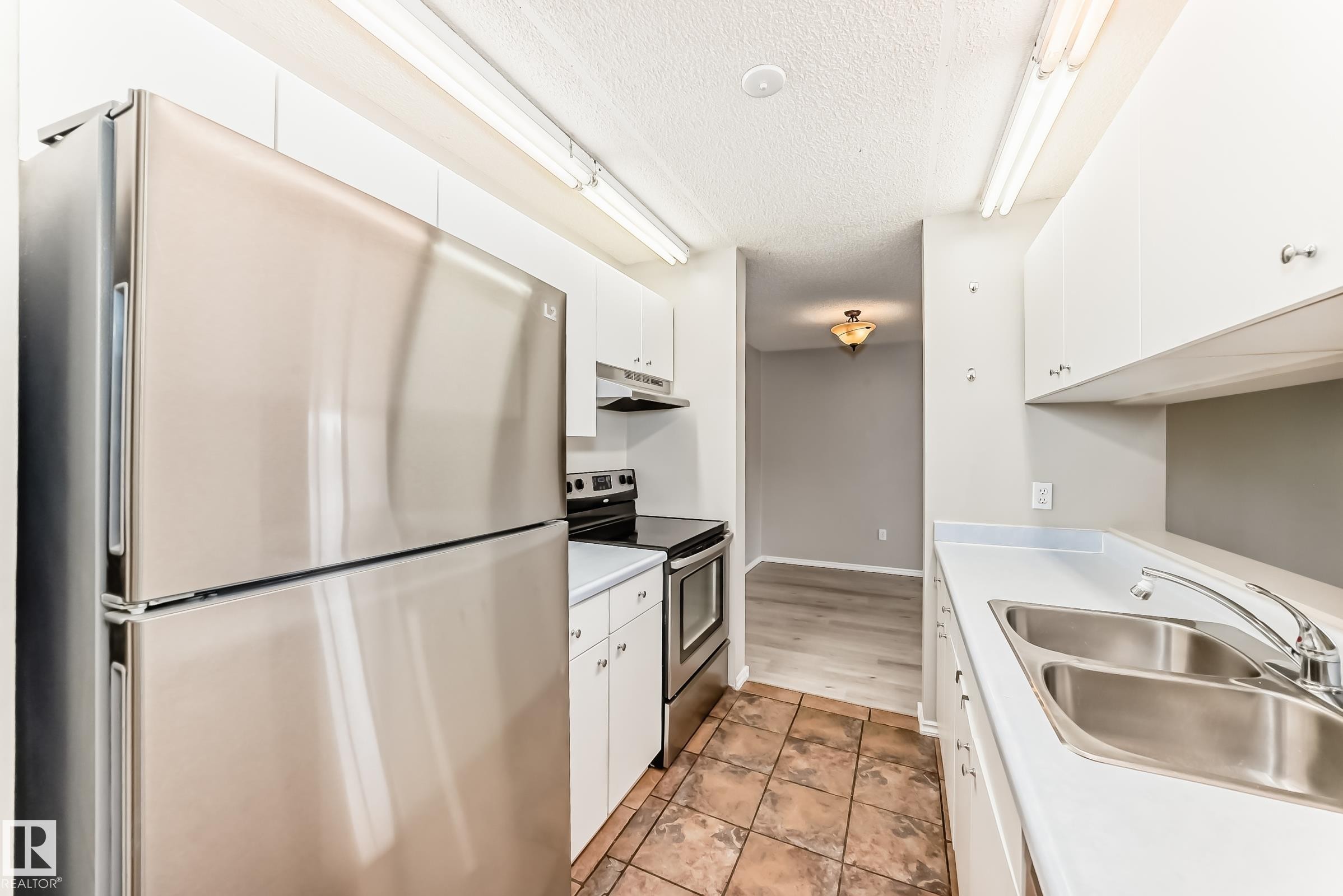 2508 50 Street Nw, Edmonton, AB - Indoor Photo Showing Kitchen With Stainless Steel Kitchen With Double Sink