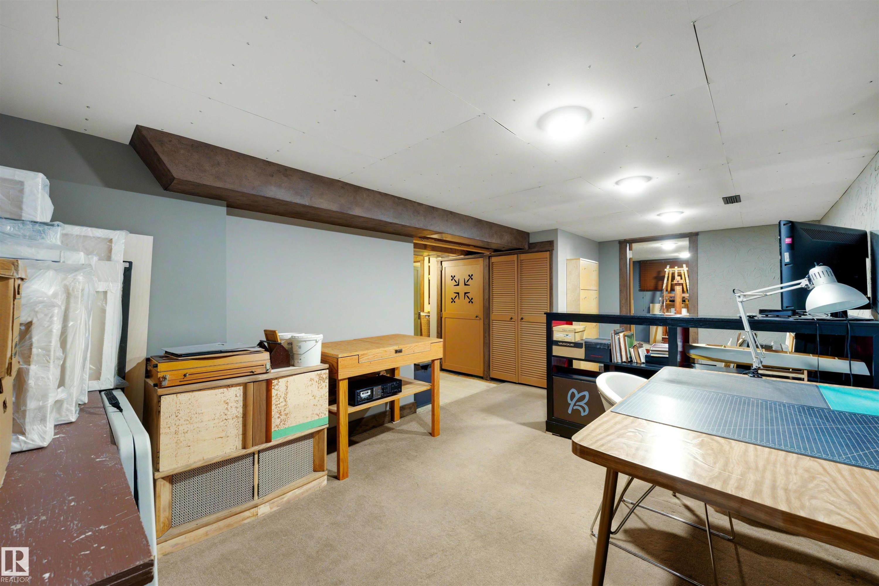 12220 109 Avenue Nw, Edmonton, AB - Indoor