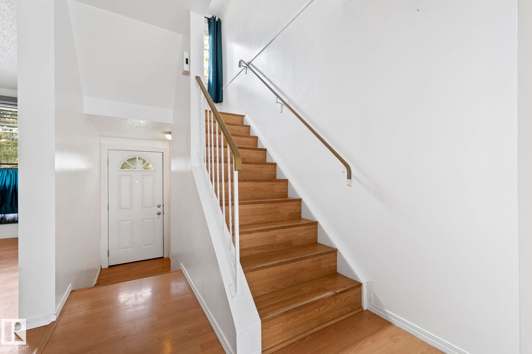 3122 142 Avenue Nw, Edmonton, AB - Indoor Photo Showing Other Room