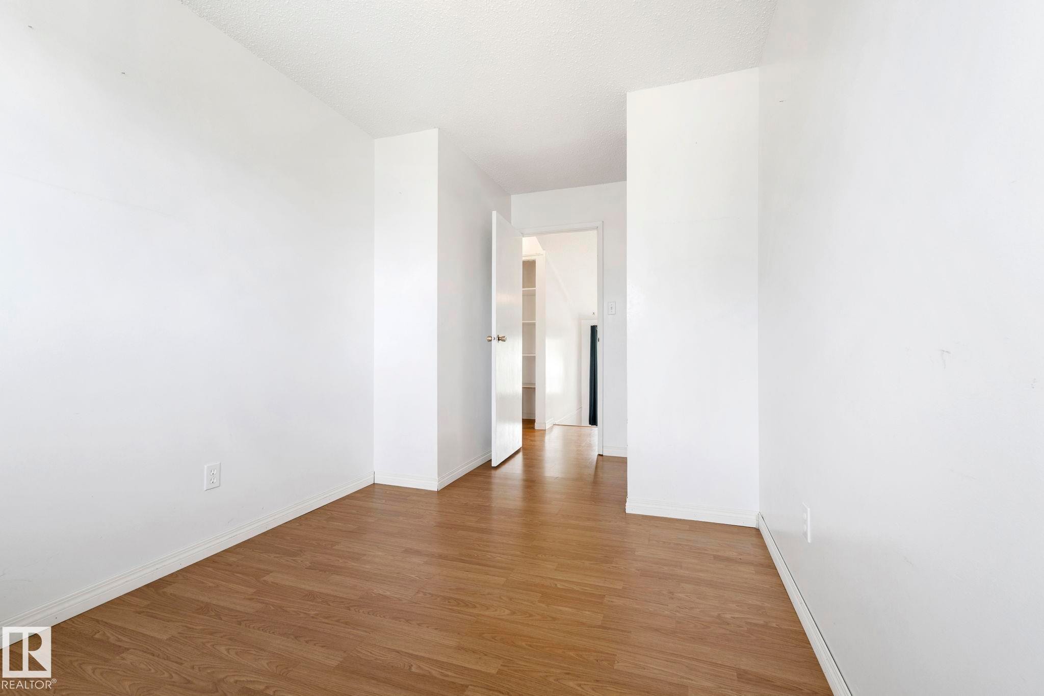 3122 142 Avenue Nw, Edmonton, AB - Indoor Photo Showing Other Room