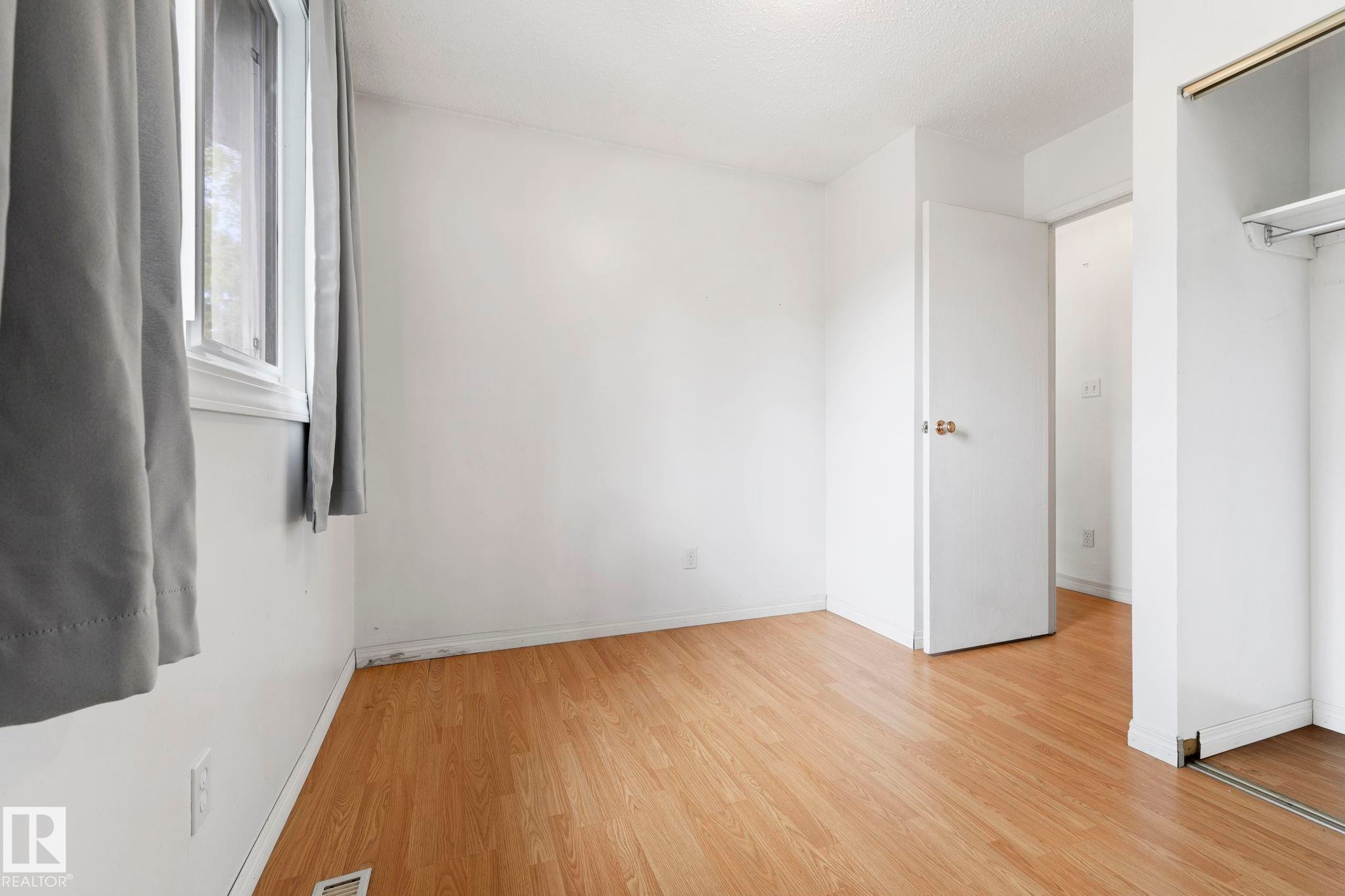 3122 142 Avenue Nw, Edmonton, AB - Indoor Photo Showing Other Room