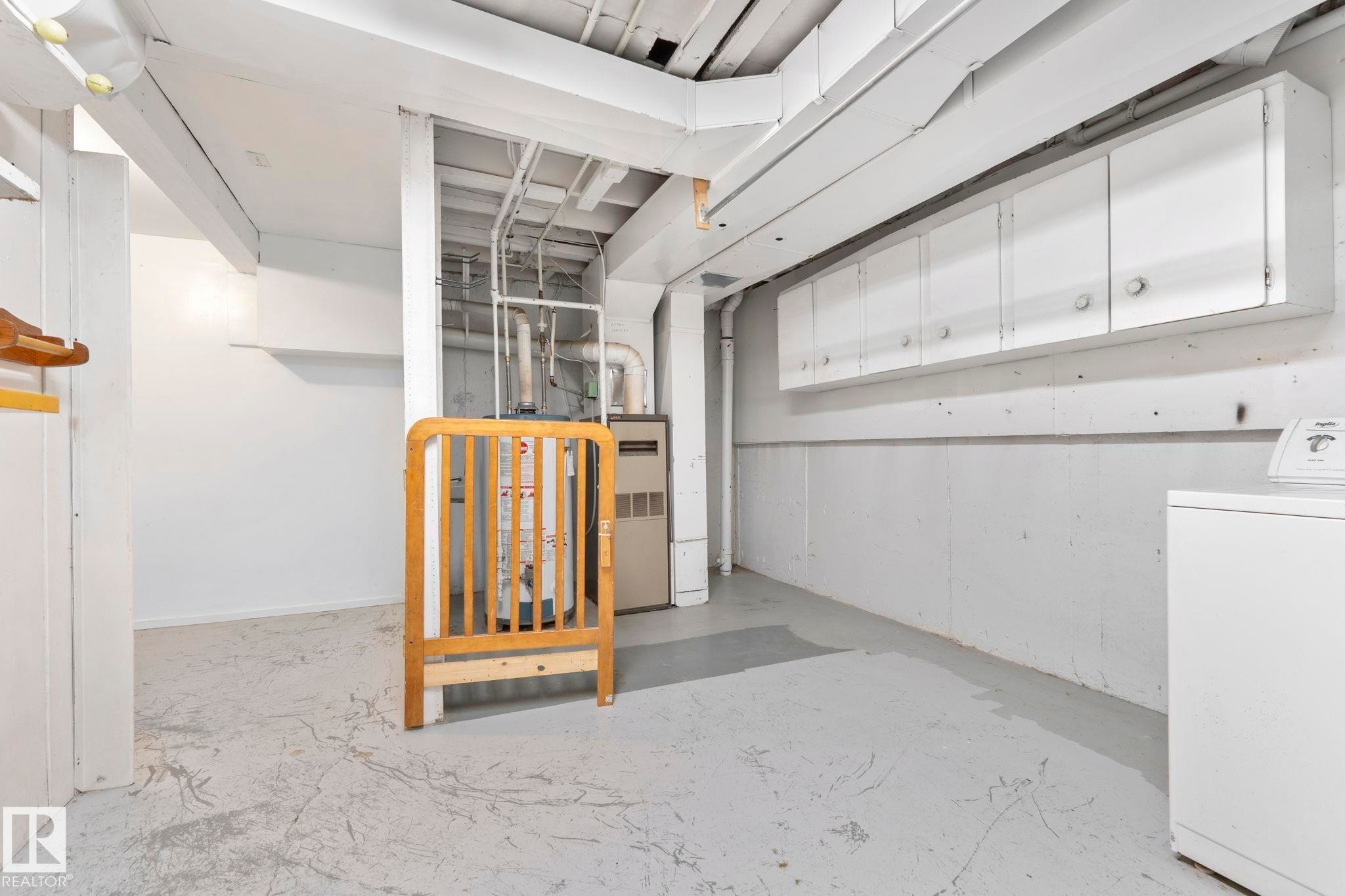 3122 142 Avenue Nw, Edmonton, AB - Indoor