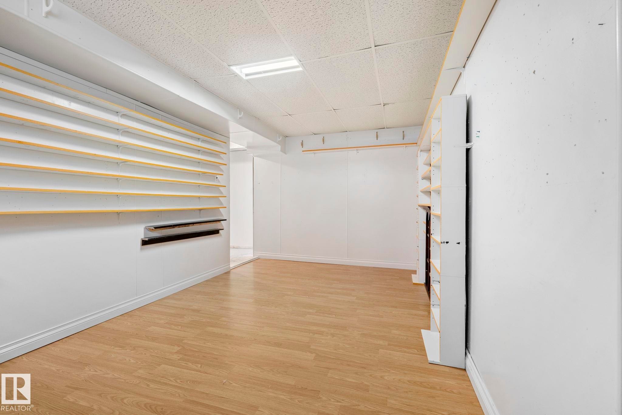 3122 142 Avenue Nw, Edmonton, AB - Indoor Photo Showing Other Room