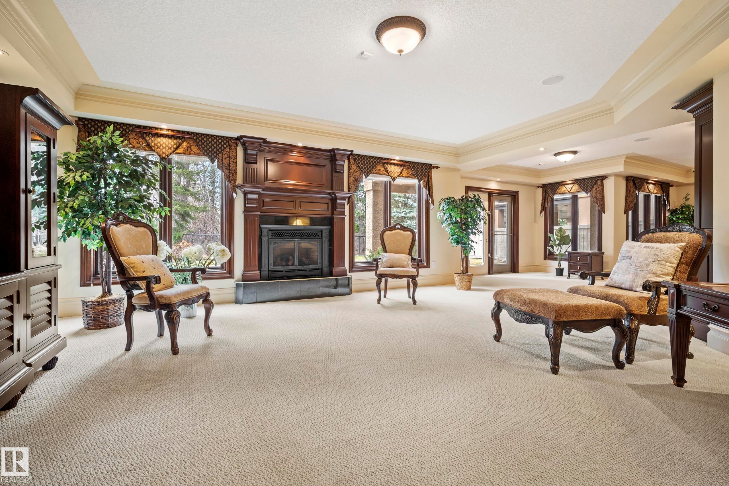 322 Caldwell Close Nw, Edmonton, AB - Indoor With Fireplace