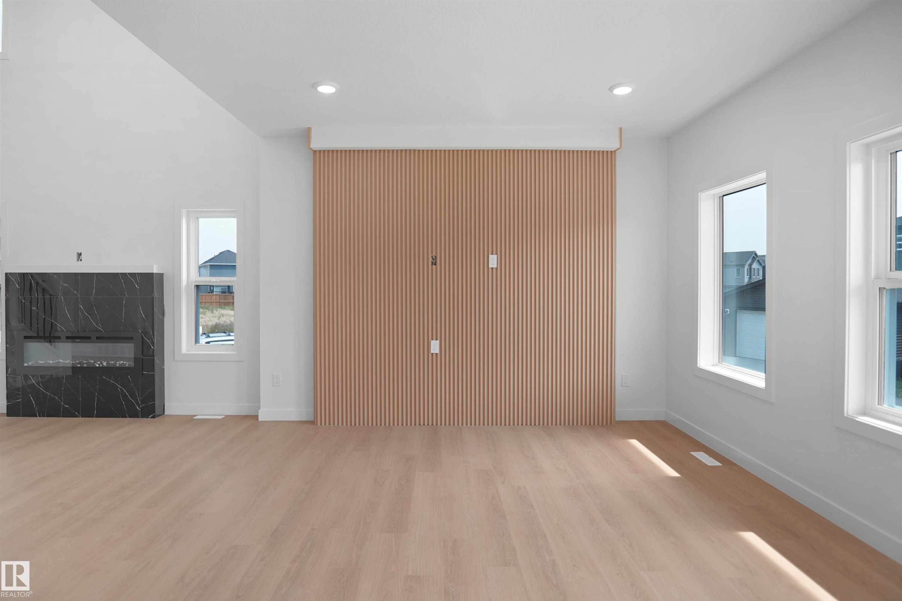 17040 47 Street Nw, Edmonton, AB - Indoor Photo Showing Other Room