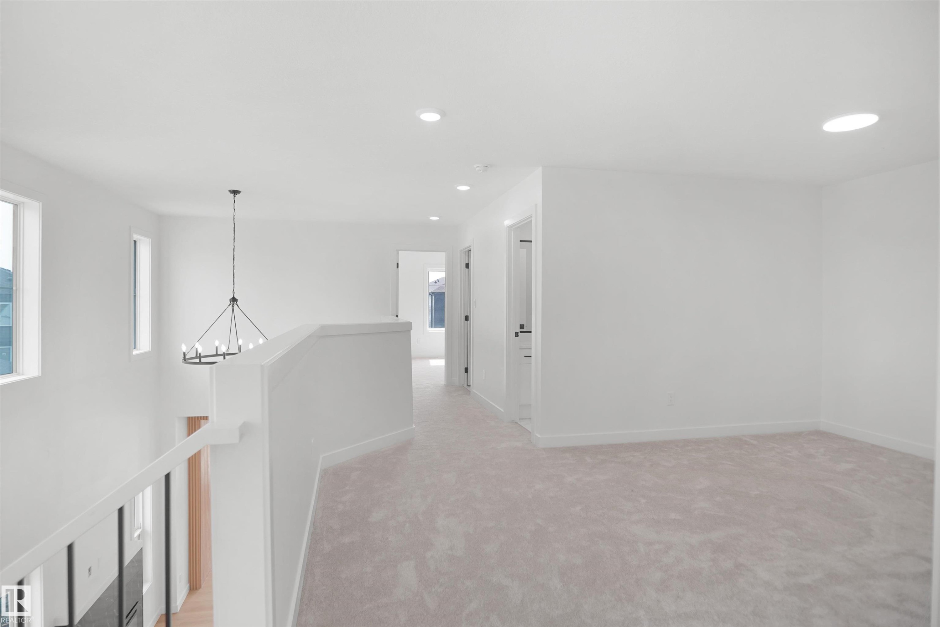 17040 47 Street Nw, Edmonton, AB - Indoor Photo Showing Other Room