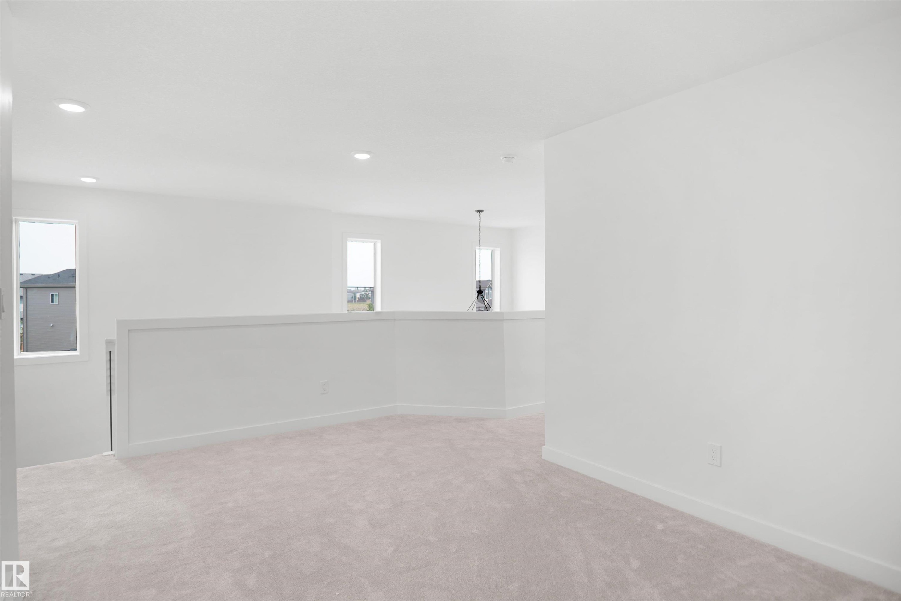17040 47 Street Nw, Edmonton, AB - Indoor Photo Showing Other Room