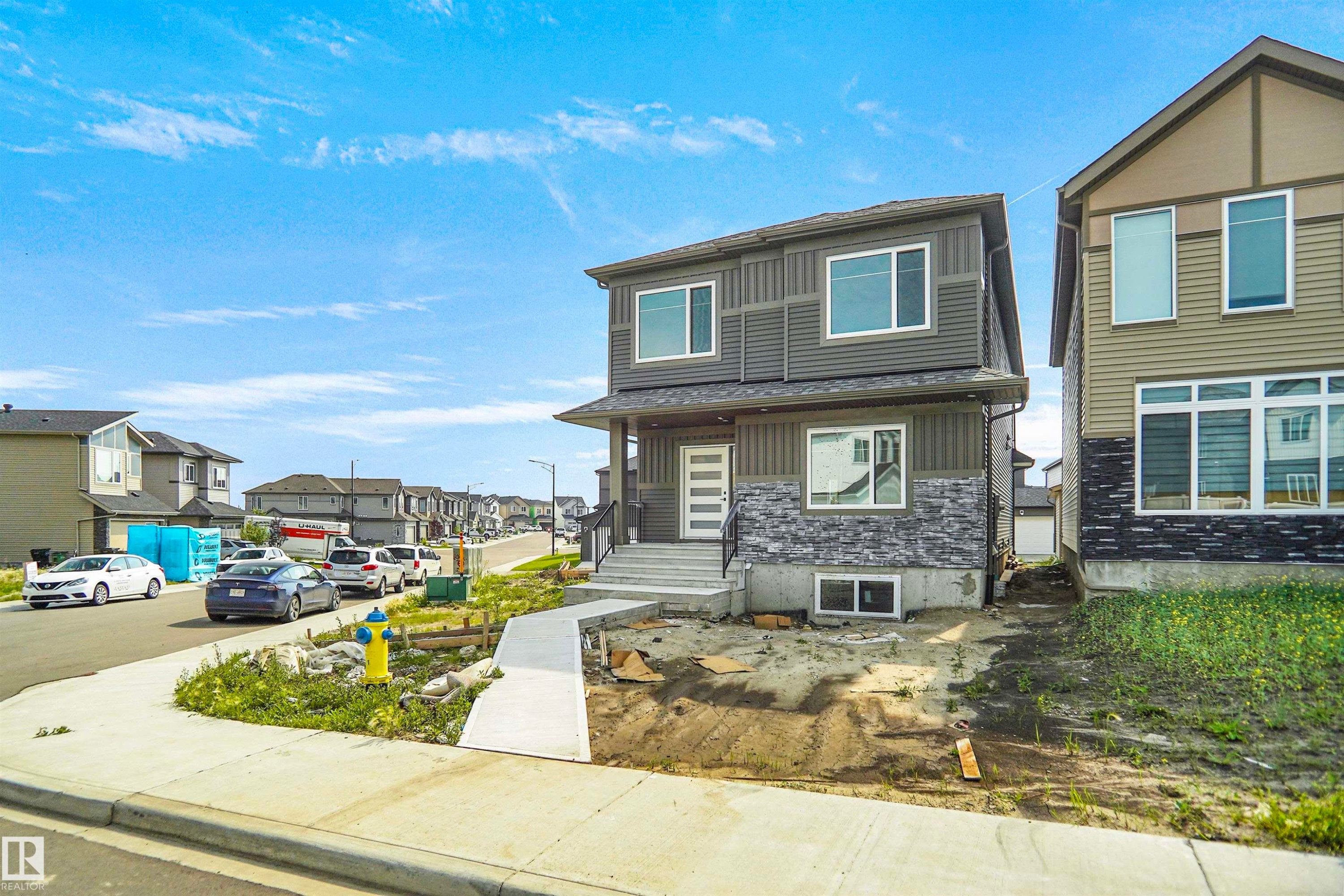 17040 47 Street Nw, Edmonton, AB - Outdoor