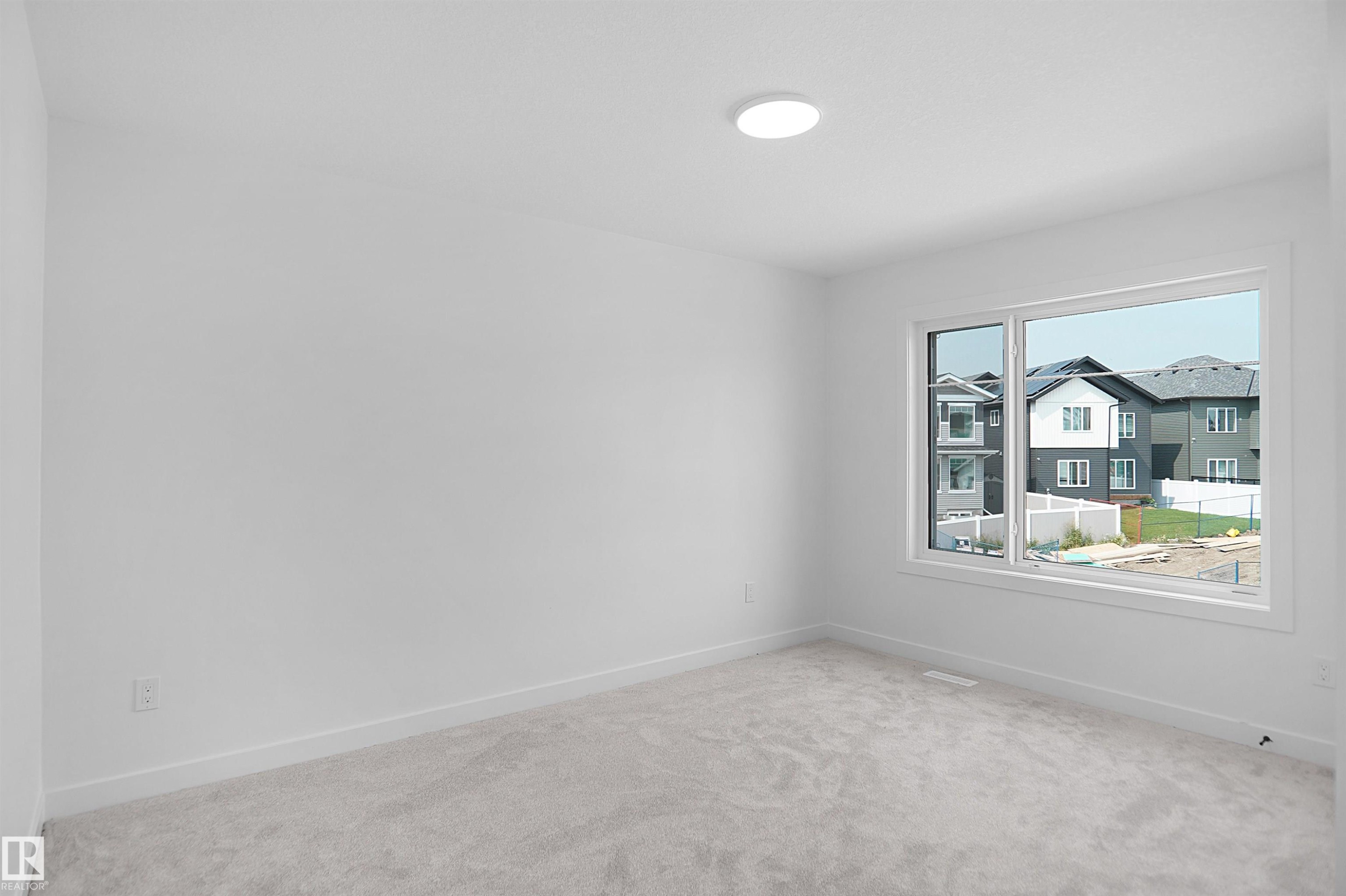 17040 47 Street Nw, Edmonton, AB - Indoor Photo Showing Other Room