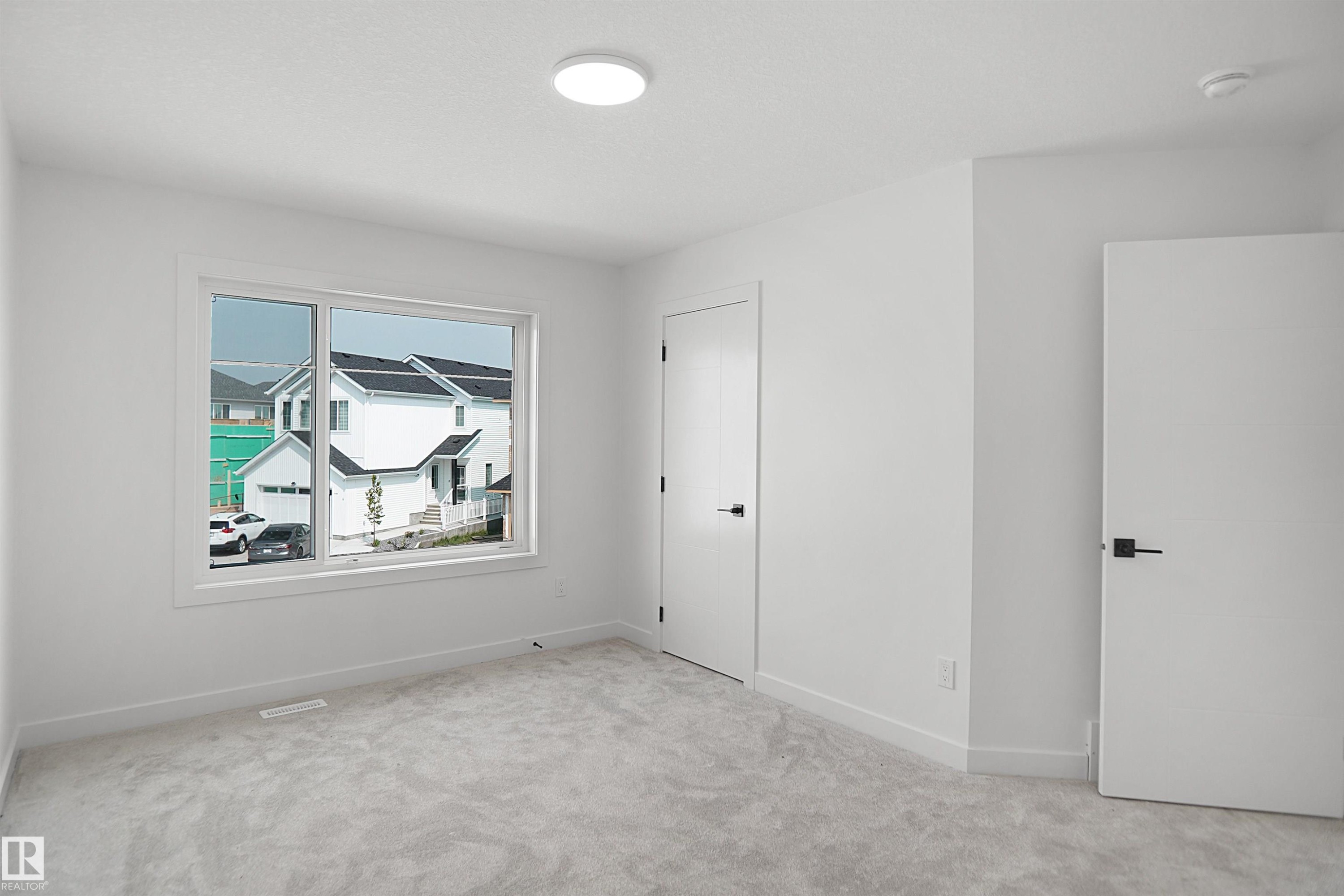 17040 47 Street Nw, Edmonton, AB - Indoor Photo Showing Other Room