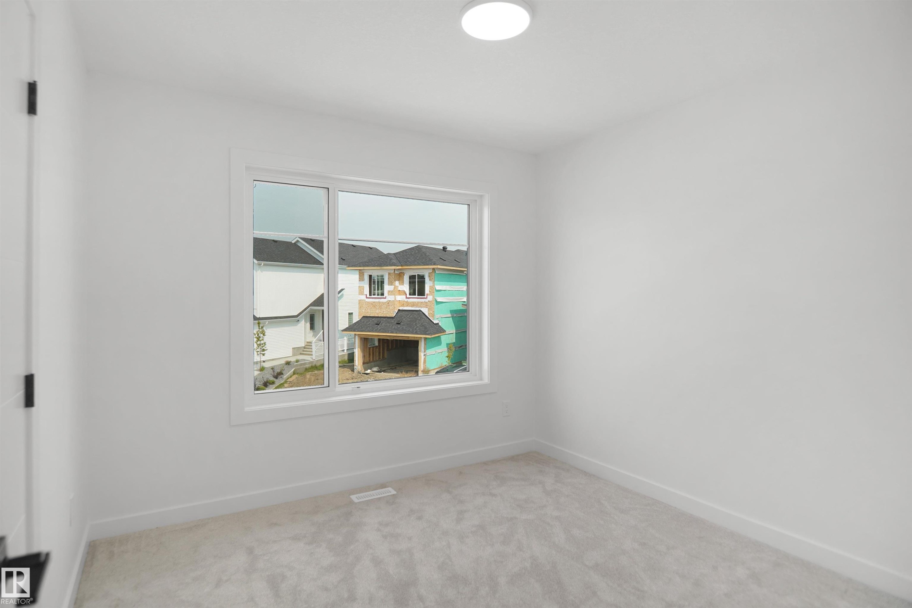 17040 47 Street Nw, Edmonton, AB - Indoor Photo Showing Other Room