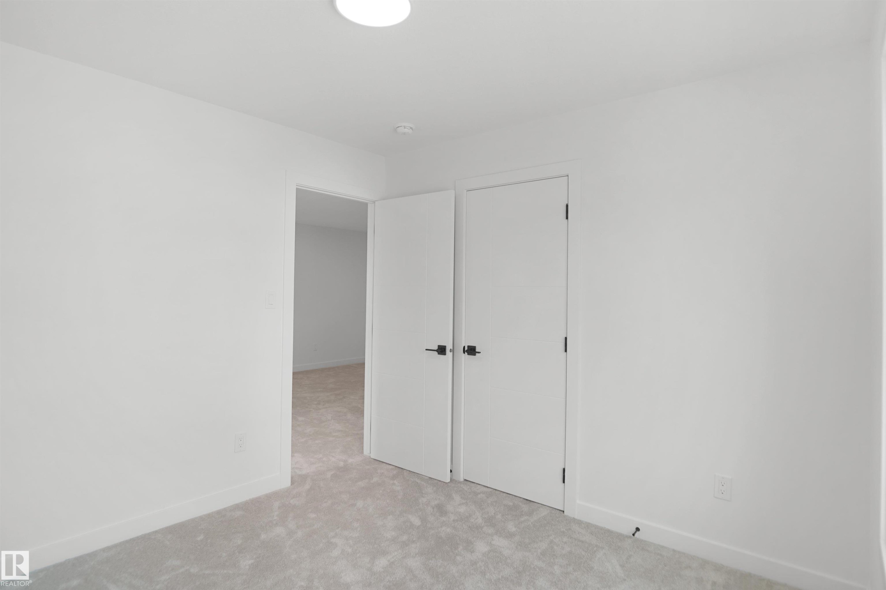 17040 47 Street Nw, Edmonton, AB - Indoor Photo Showing Other Room