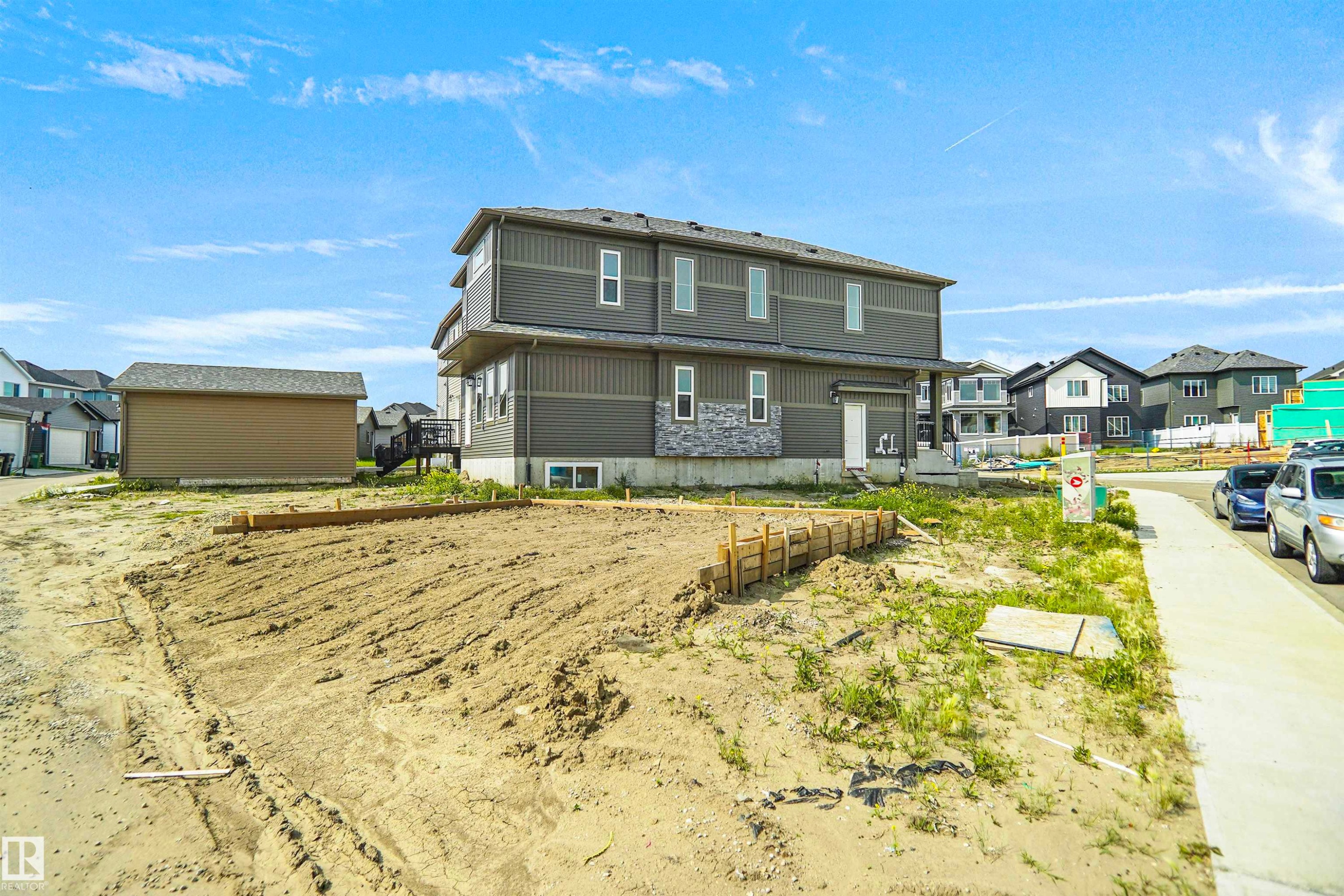 17040 47 Street Nw, Edmonton, AB - Outdoor