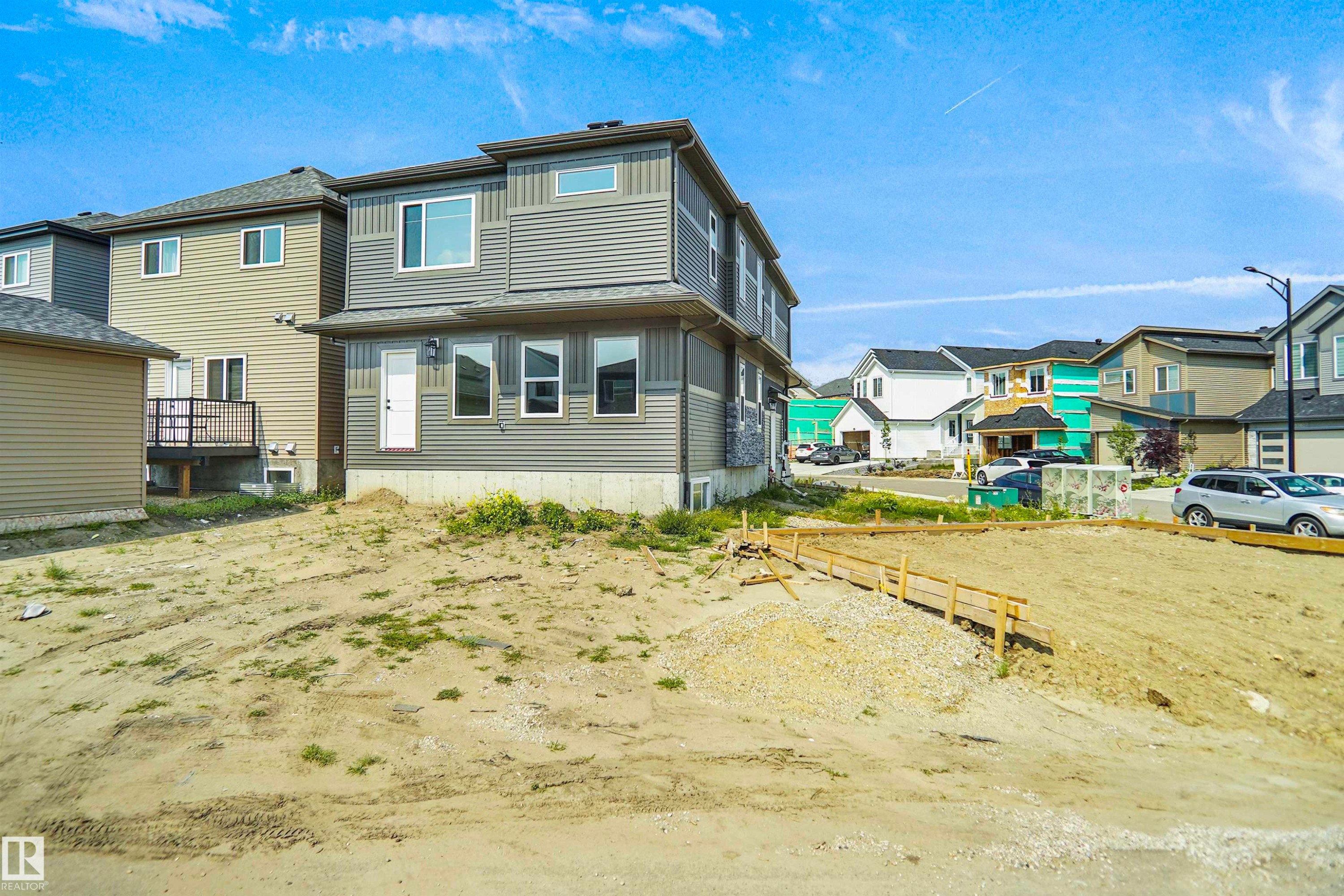17040 47 Street Nw, Edmonton, AB - Outdoor