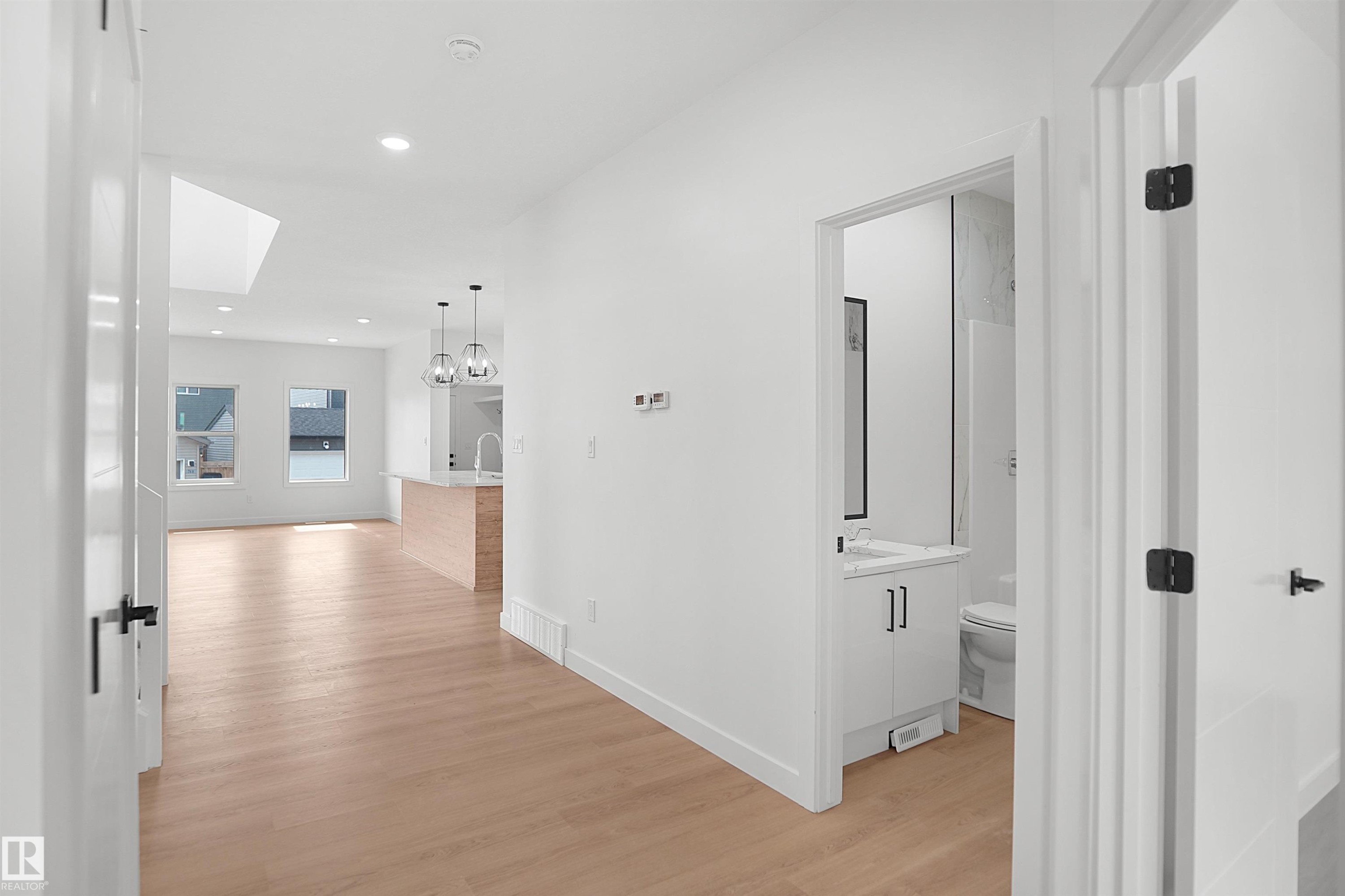 17040 47 Street Nw, Edmonton, AB - Indoor Photo Showing Other Room