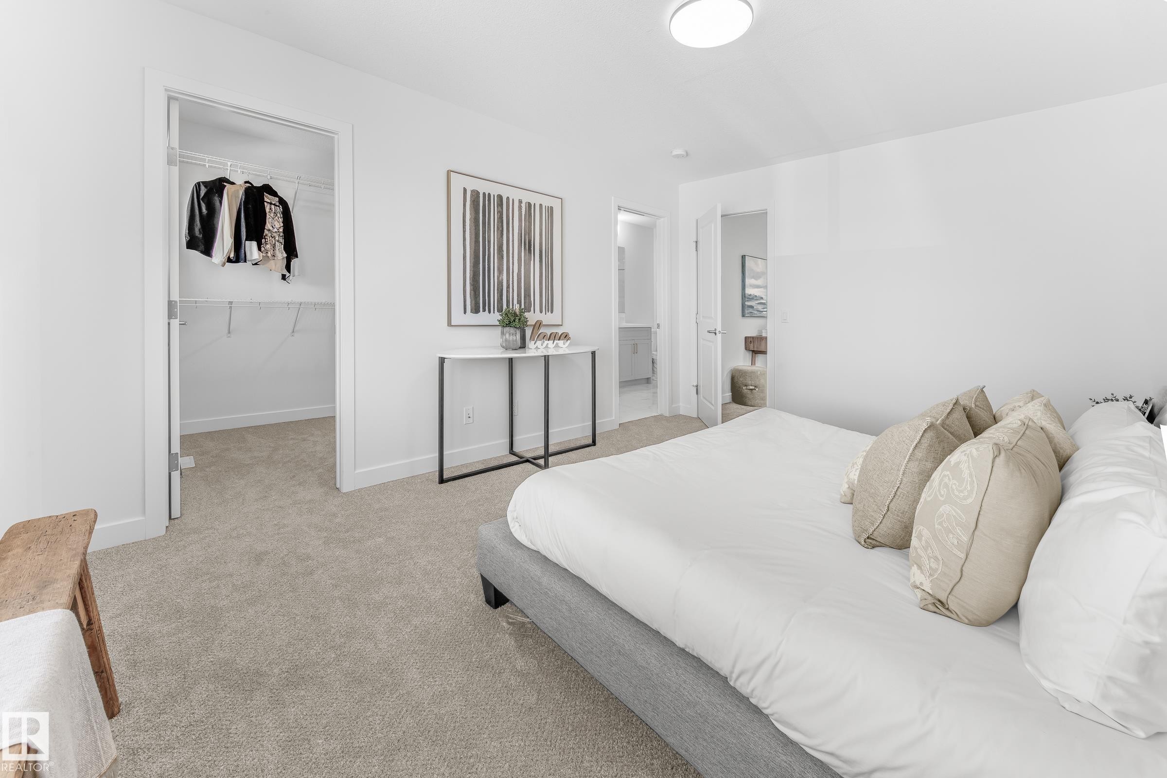 1424 Cristall Place Sw, Edmonton, AB - Indoor Photo Showing Bedroom