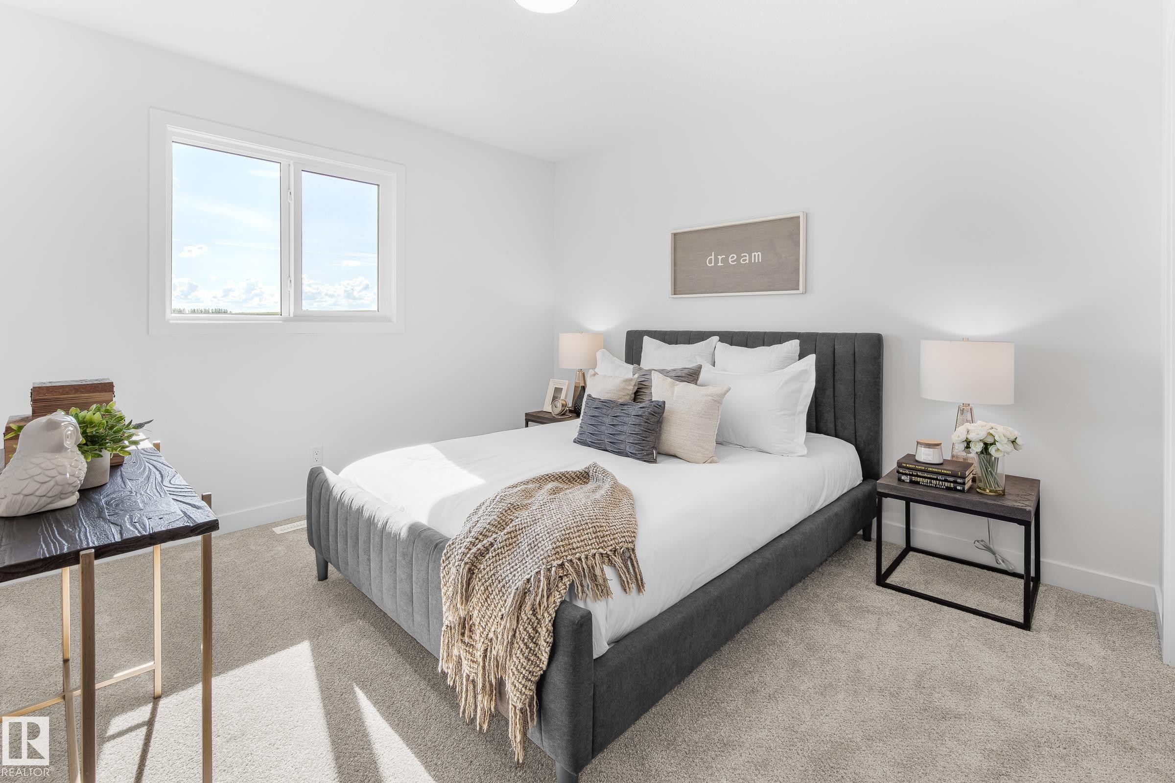 1424 Cristall Place Sw, Edmonton, AB - Indoor Photo Showing Bedroom
