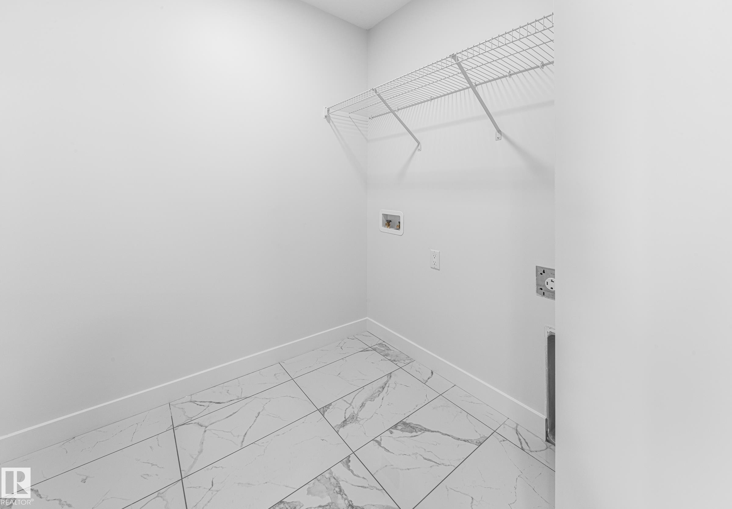 1424 Cristall Place Sw, Edmonton, AB - Indoor With Storage