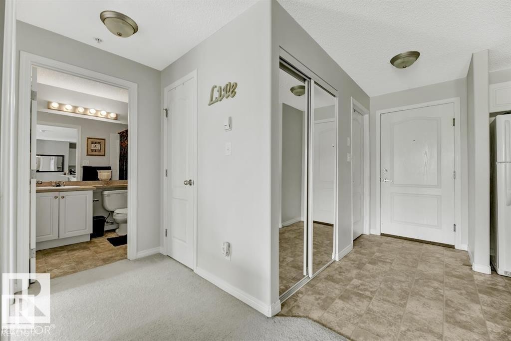 #229 1520 Hammond Gate Nw, Edmonton, AB - Indoor Photo Showing Other Room