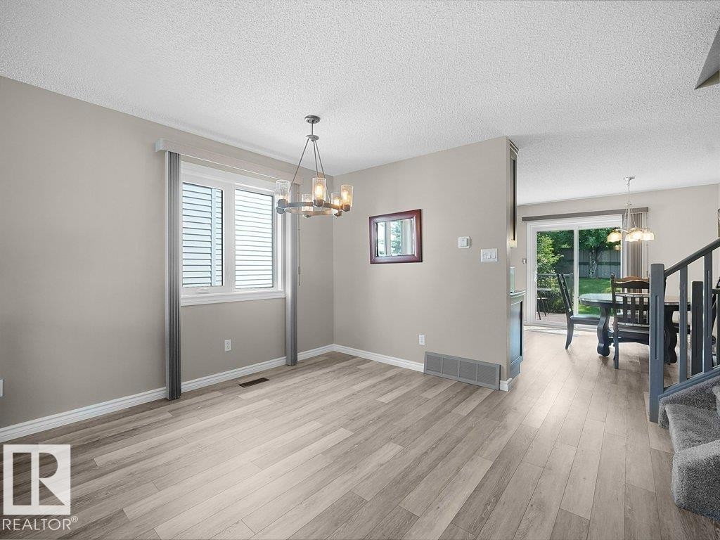 330 Pearson Crescent Nw, Edmonton, AB - Indoor Photo Showing Other Room
