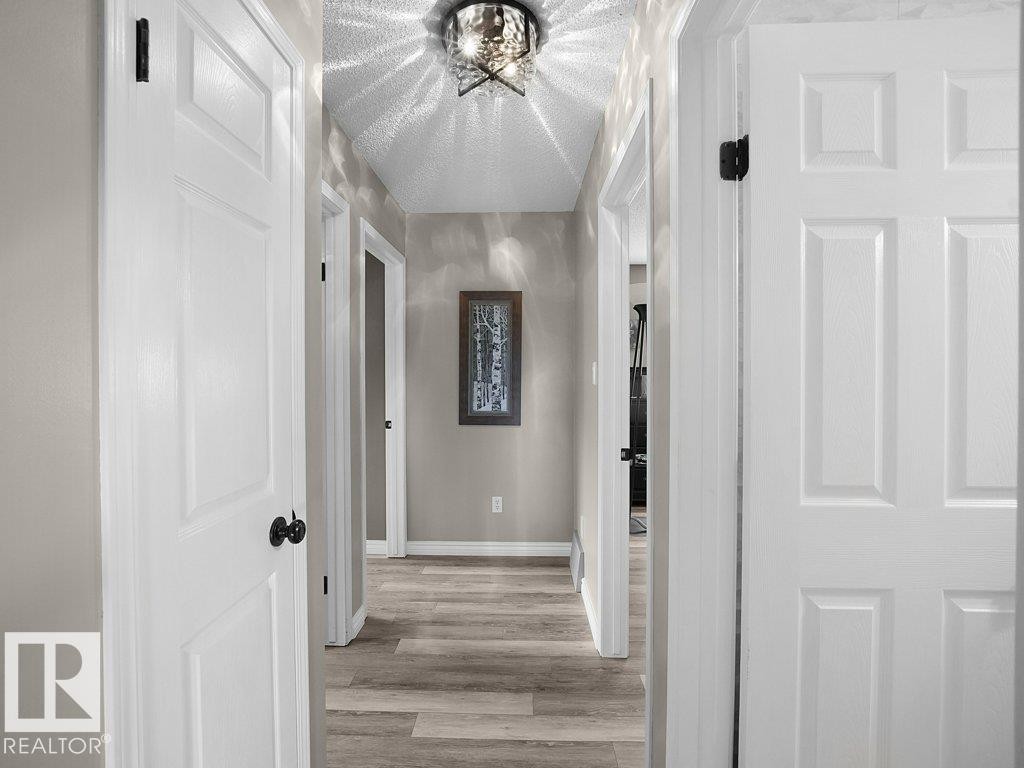 330 Pearson Crescent Nw, Edmonton, AB - Indoor Photo Showing Other Room