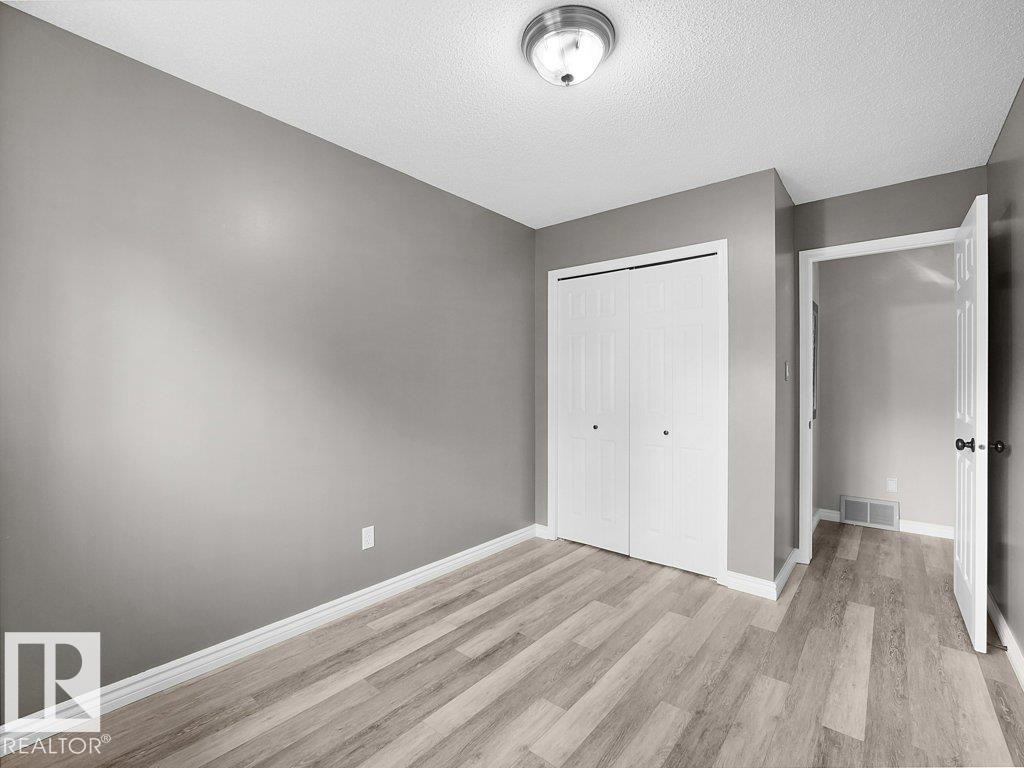 330 Pearson Crescent Nw, Edmonton, AB - Indoor Photo Showing Other Room