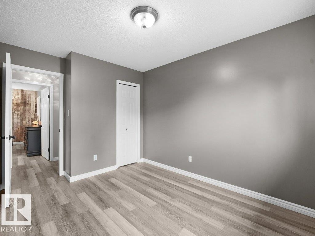 330 Pearson Crescent Nw, Edmonton, AB - Indoor Photo Showing Other Room