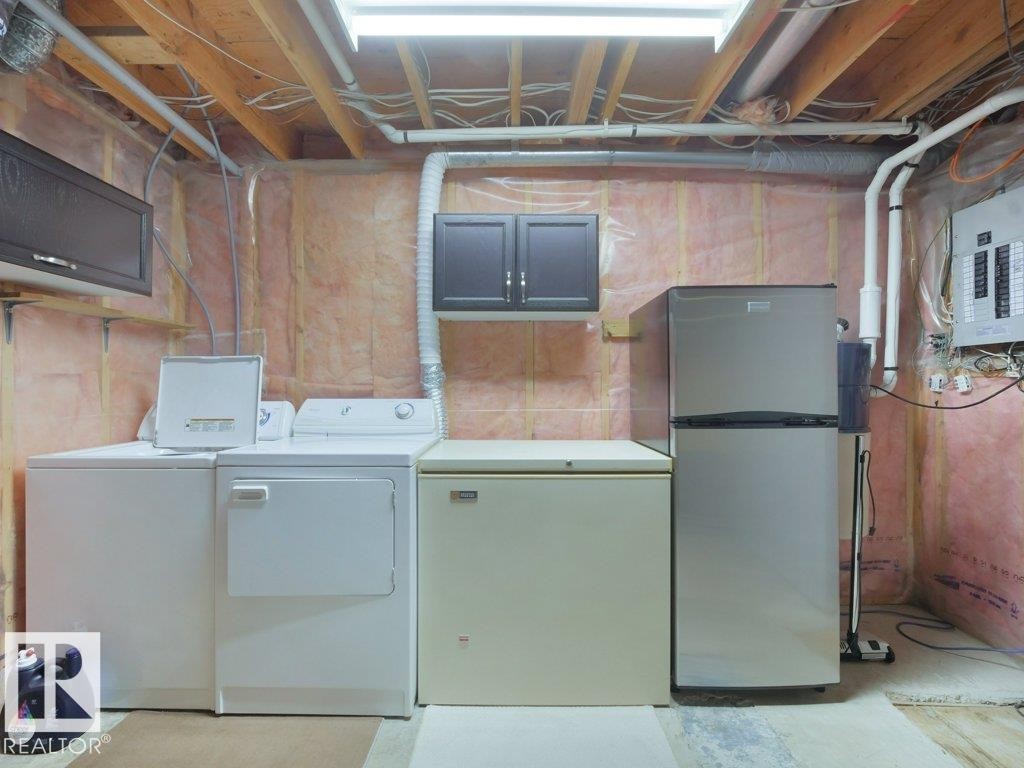 330 Pearson Crescent Nw, Edmonton, AB - Indoor Photo Showing Laundry Room