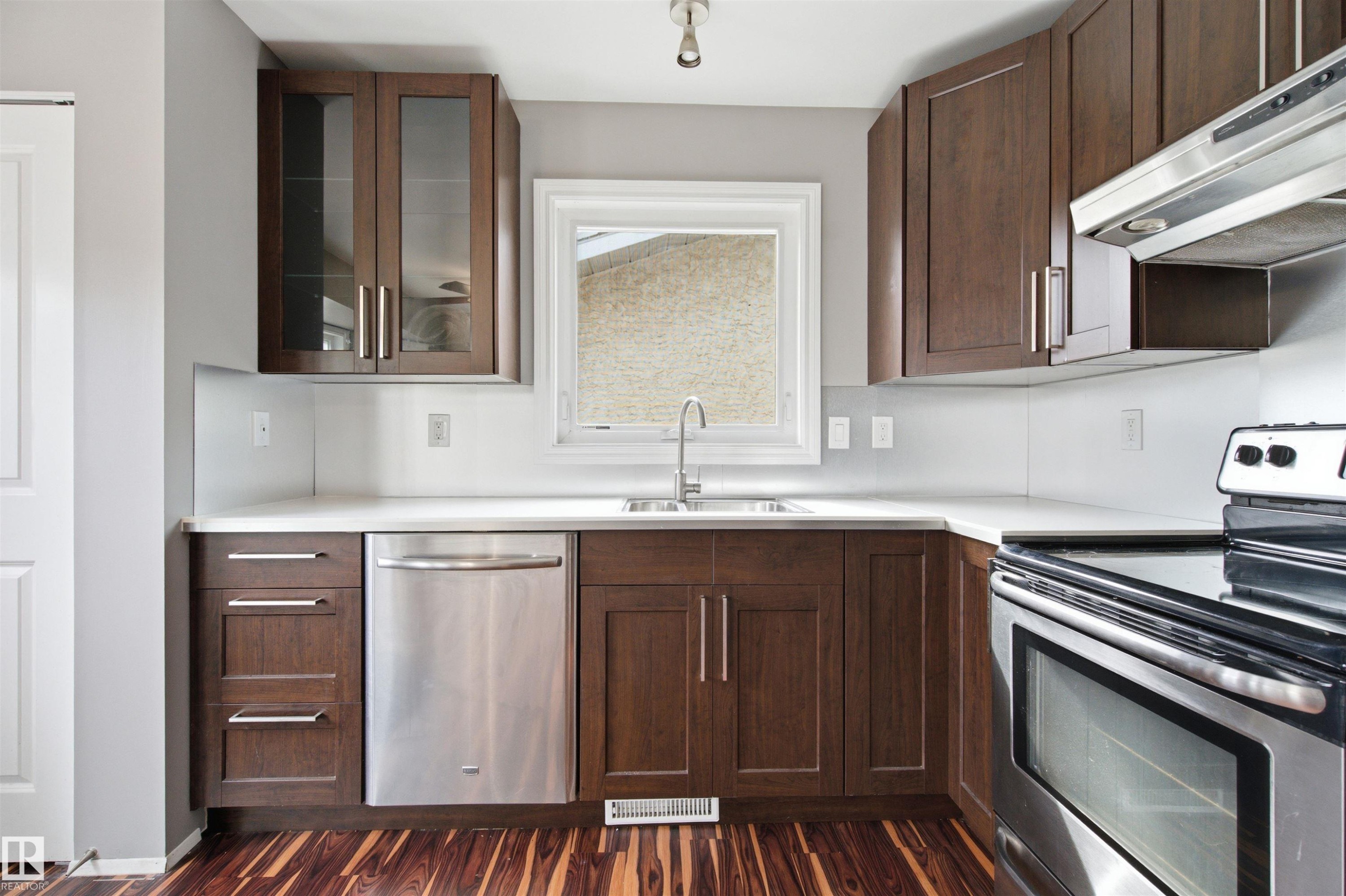 18303 76 Avenue Nw, Edmonton, AB