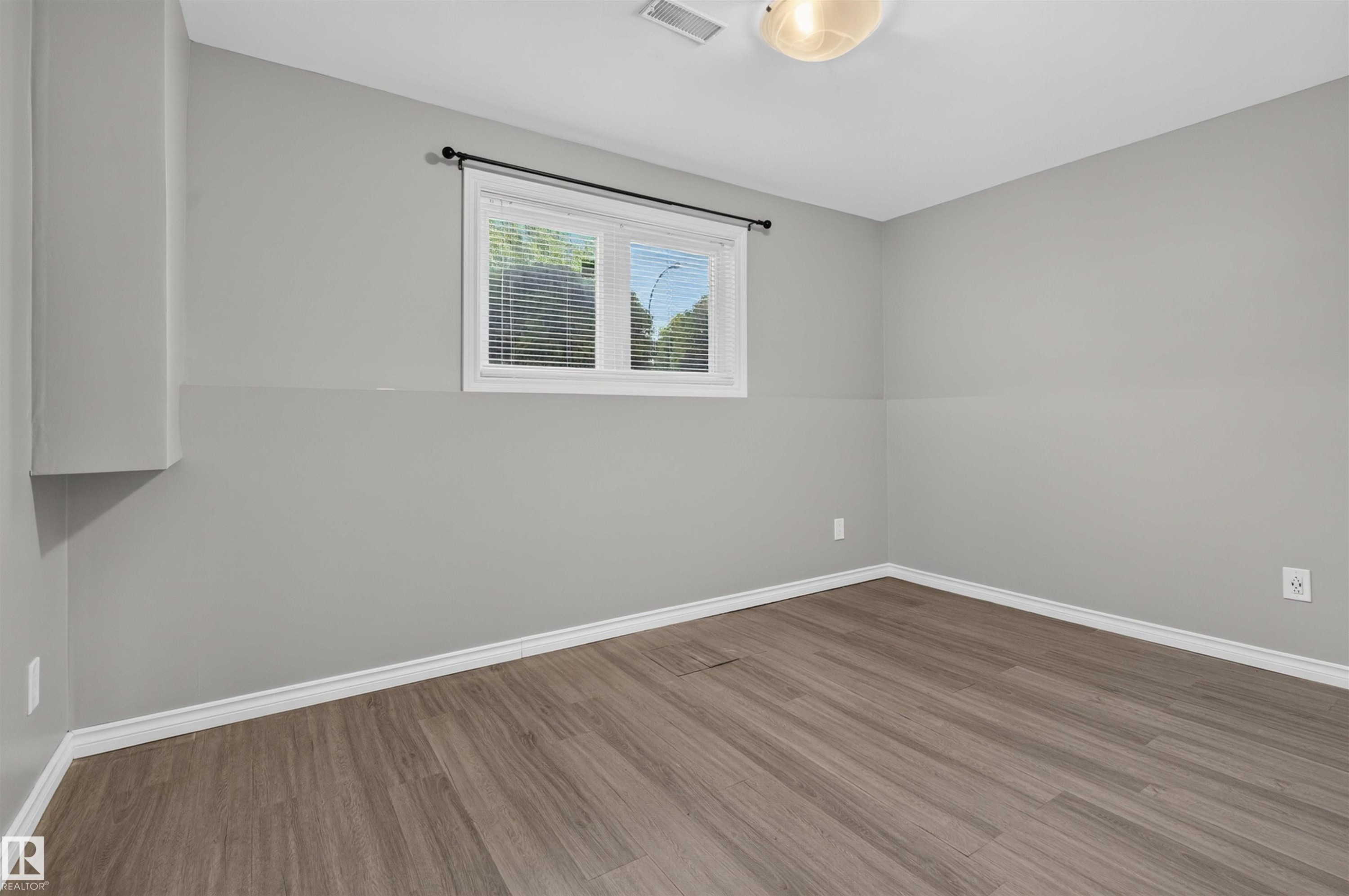 18303 76 Avenue Nw, Edmonton, AB