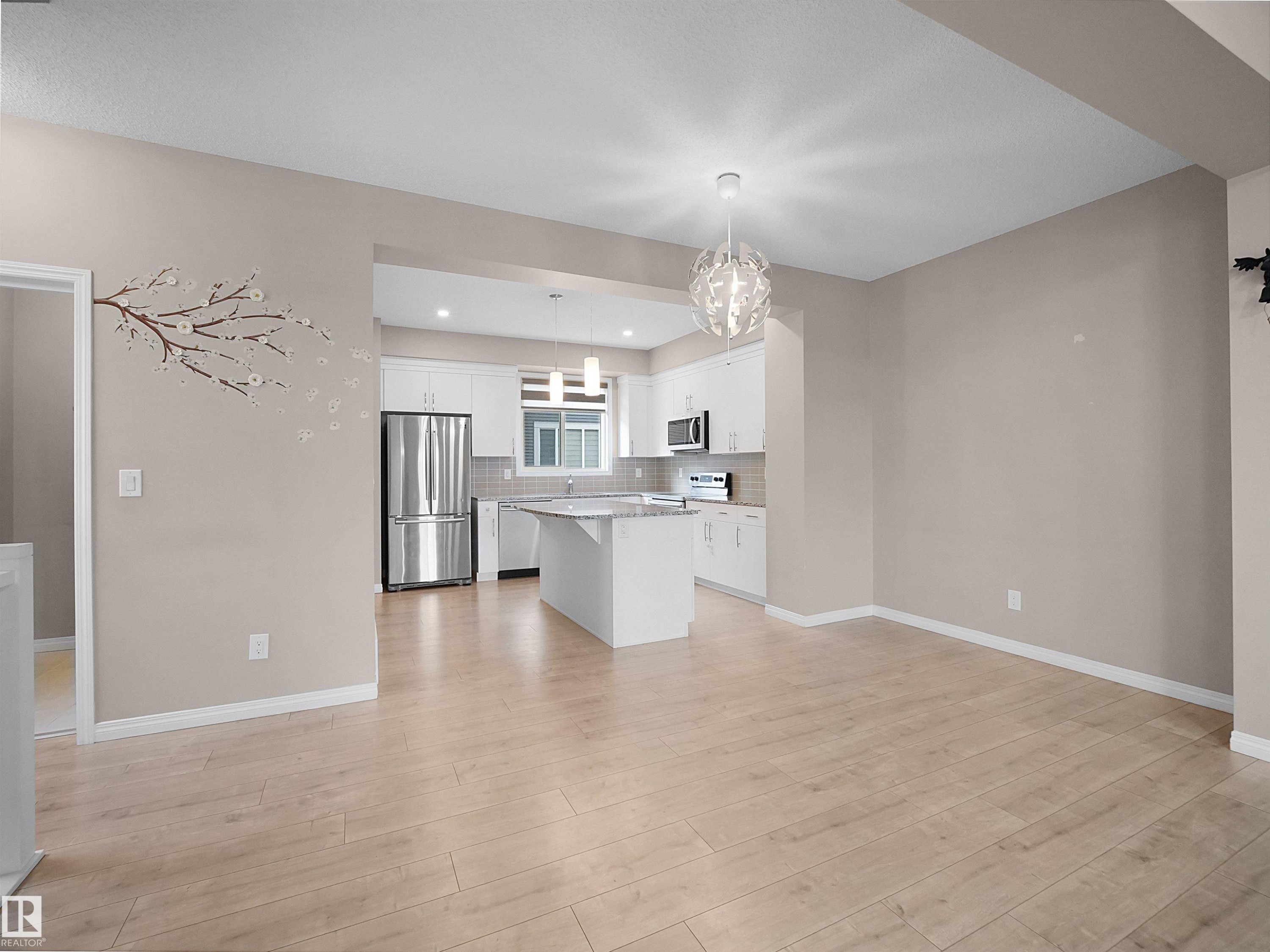 2080 Wonnacott Way Sw, Edmonton, AB - Indoor Photo Showing Kitchen