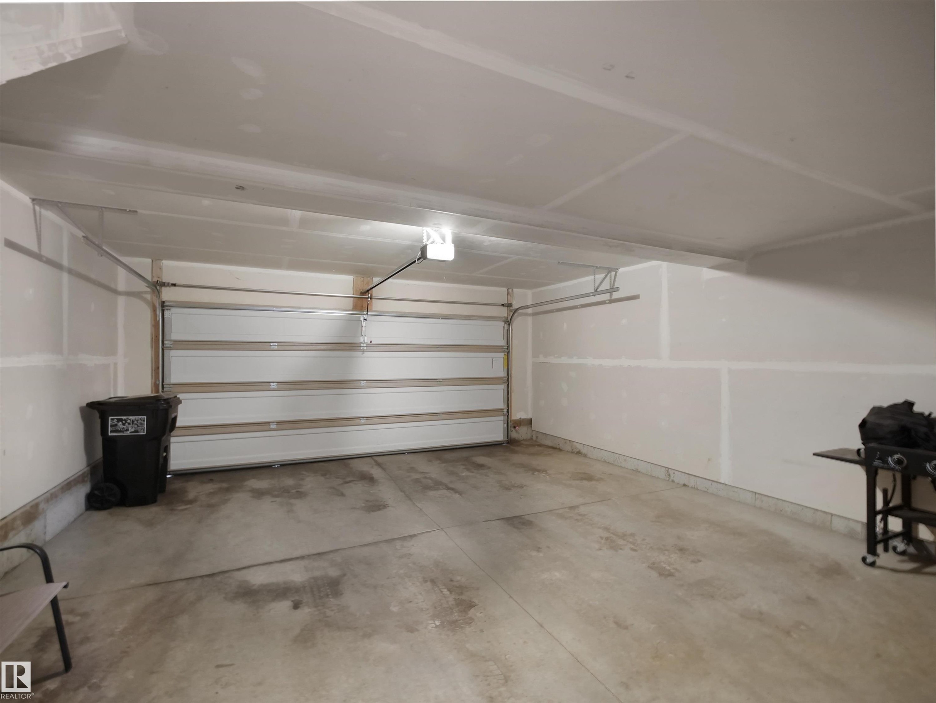 2080 Wonnacott Way Sw, Edmonton, AB - Indoor Photo Showing Garage