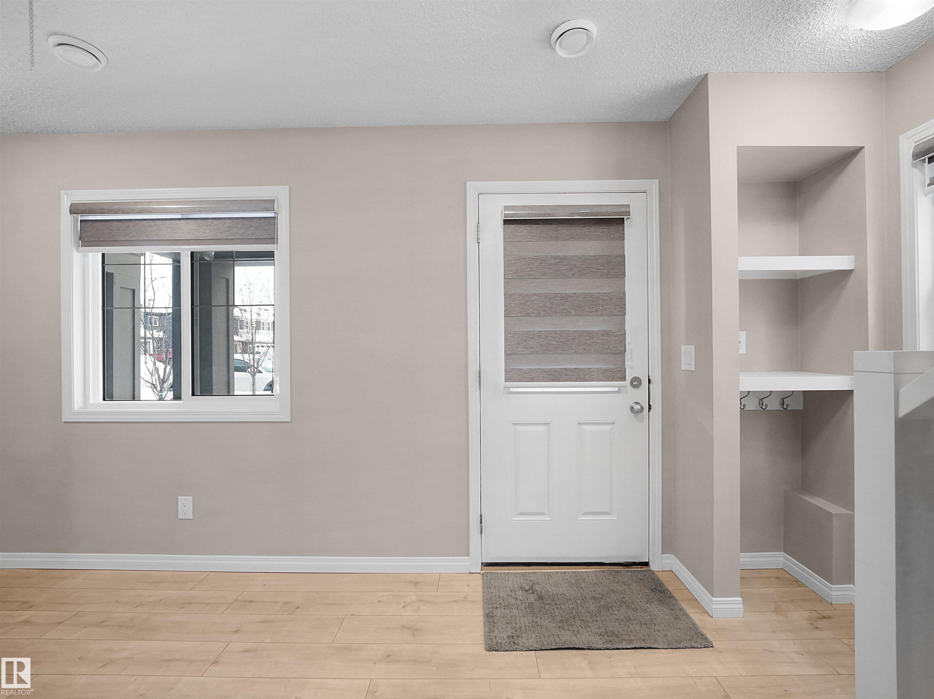 2080 Wonnacott Way Sw, Edmonton, AB - Indoor Photo Showing Other Room