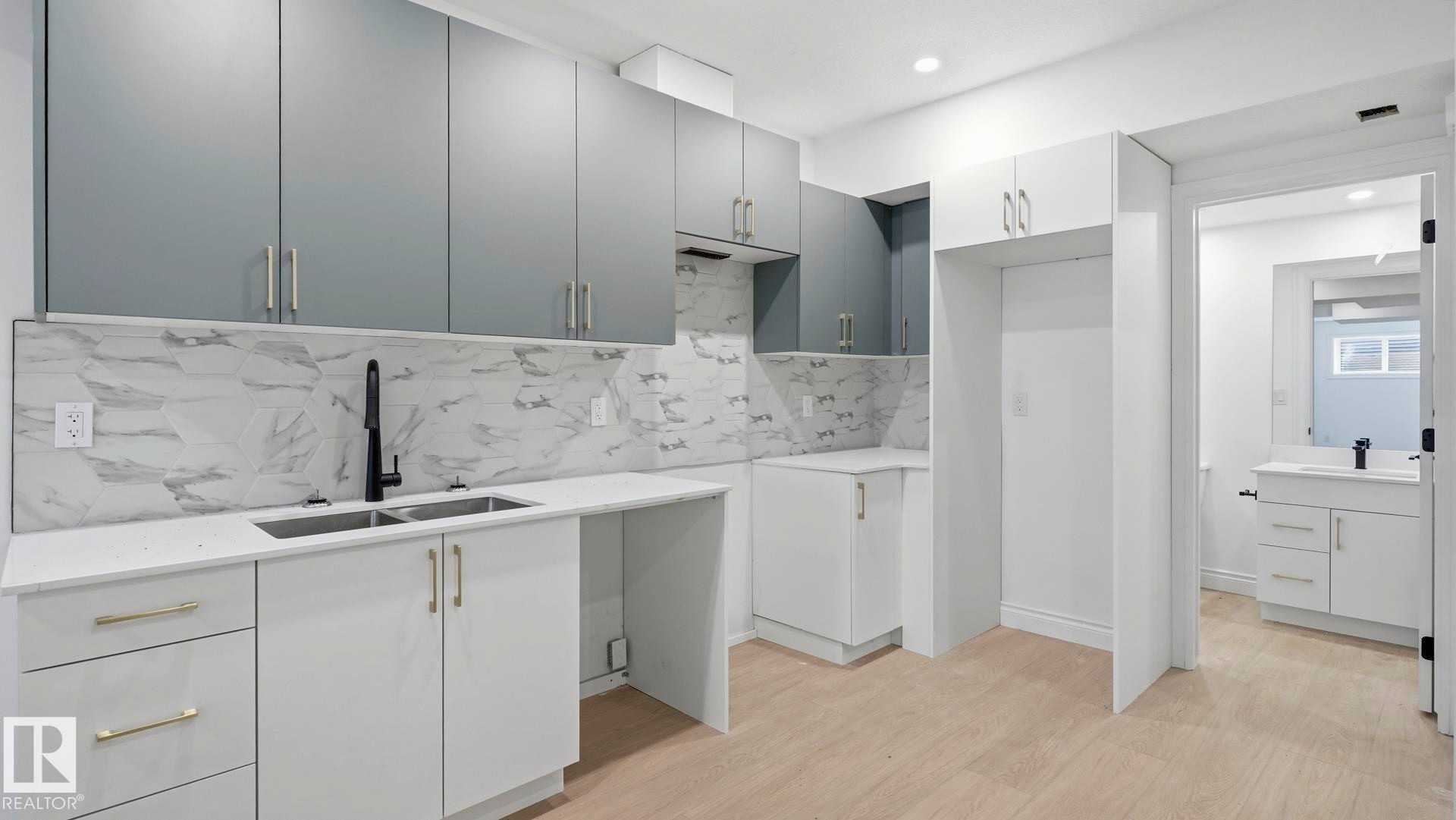 9224 94 Street Nw, Edmonton, AB - Indoor Photo Showing Kitchen With Double Sink