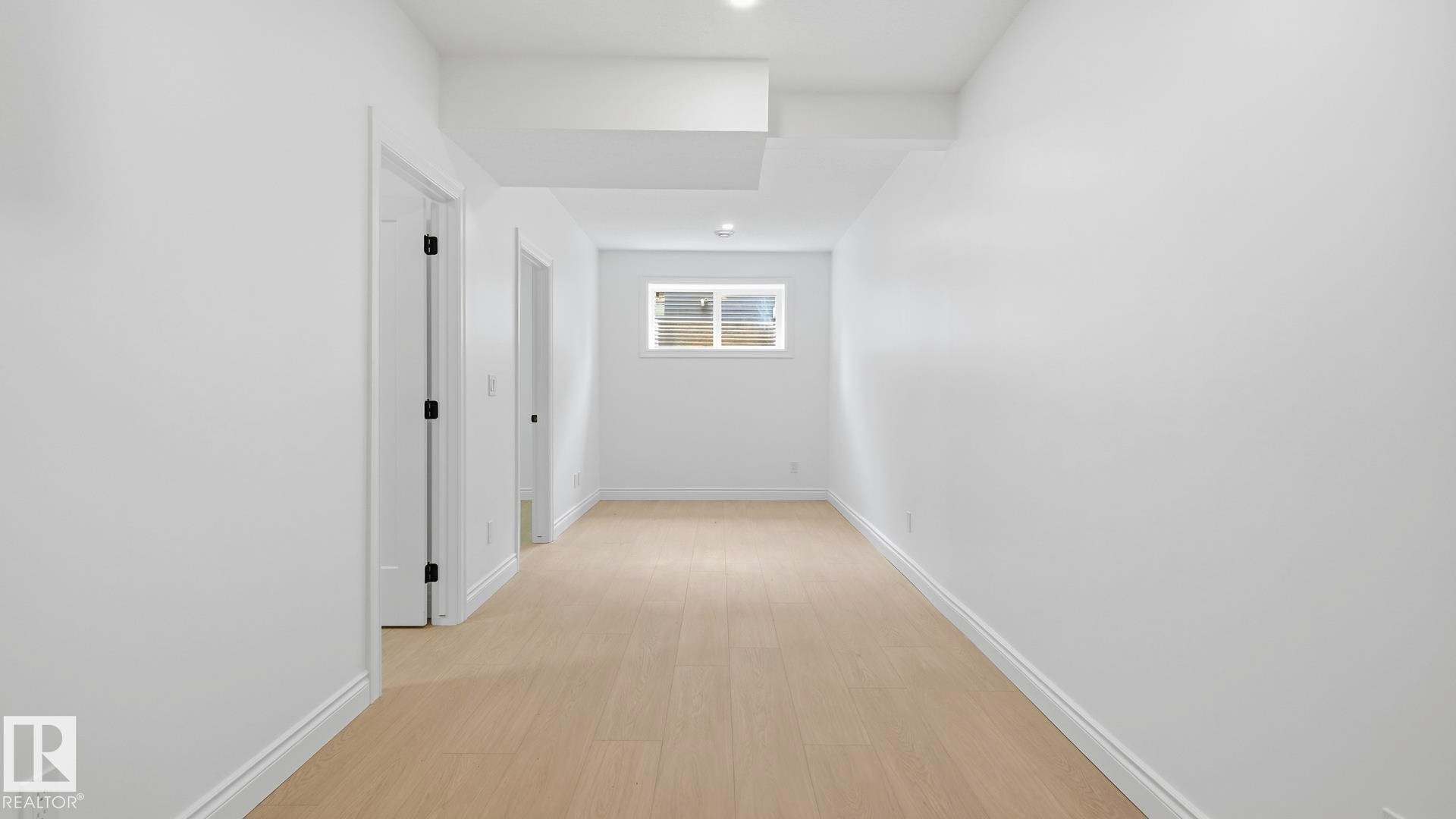 9224 94 Street Nw, Edmonton, AB - Indoor Photo Showing Other Room