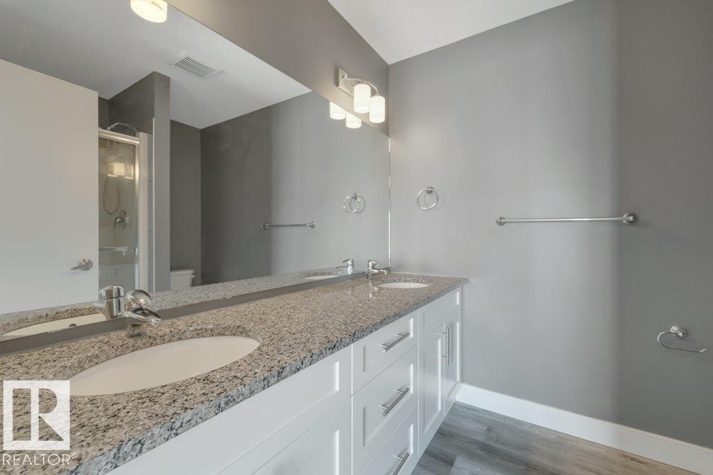 #13 13003 132 Av Nw, Edmonton, AB - Indoor Photo Showing Bathroom