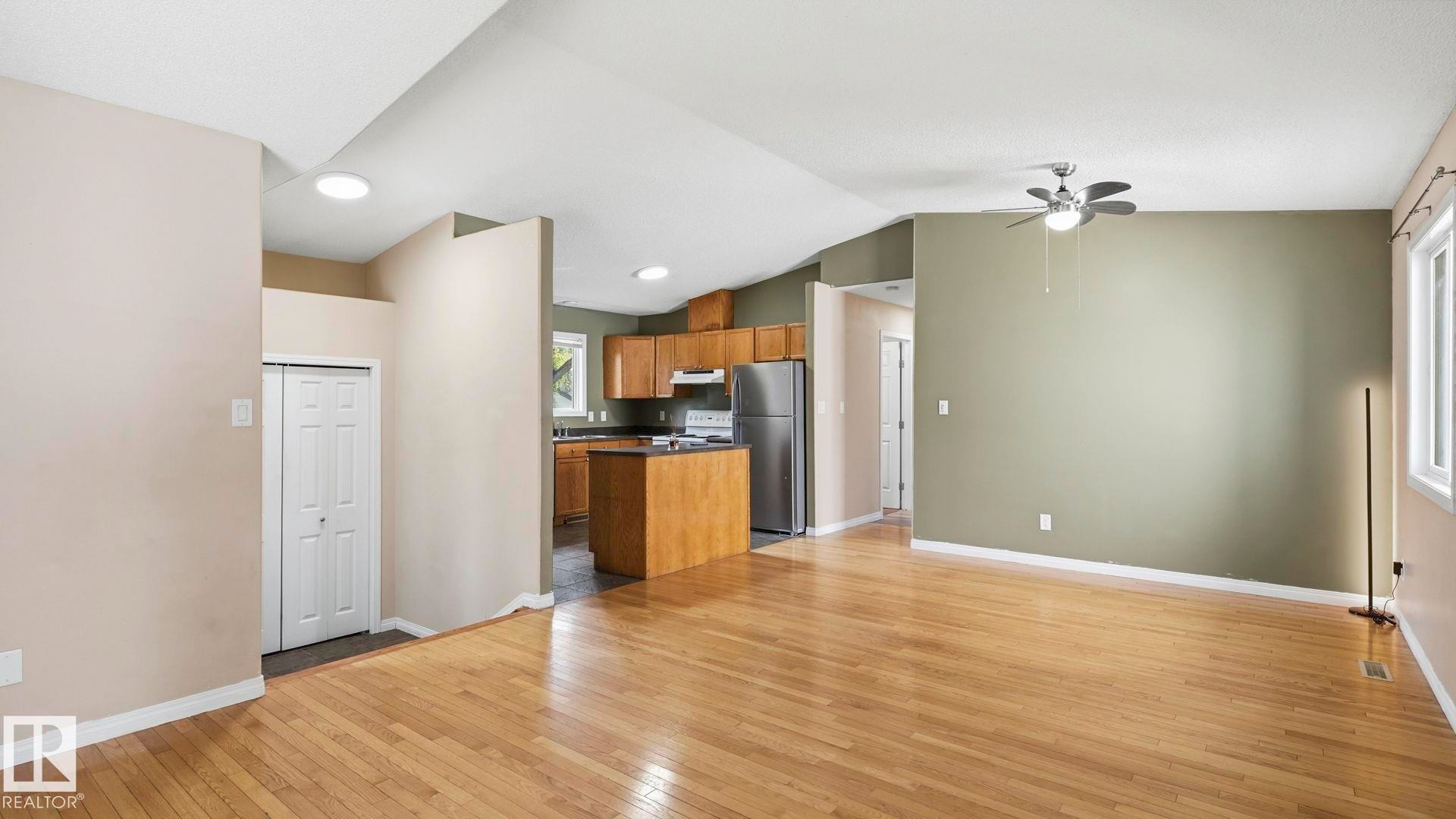 12002 91 Street Nw, Edmonton, AB - Indoor Photo Showing Kitchen