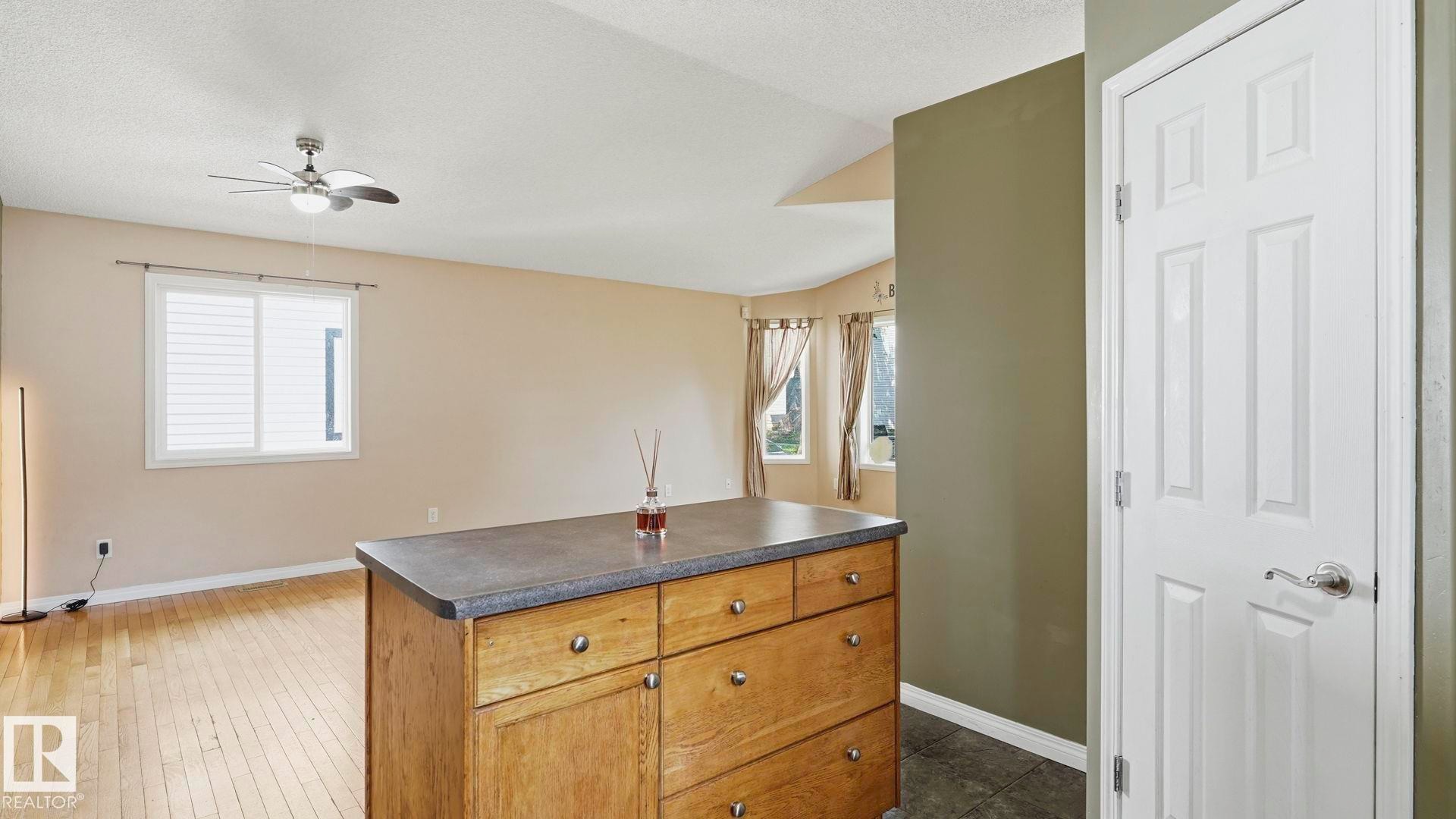 12002 91 Street Nw, Edmonton, AB - Indoor