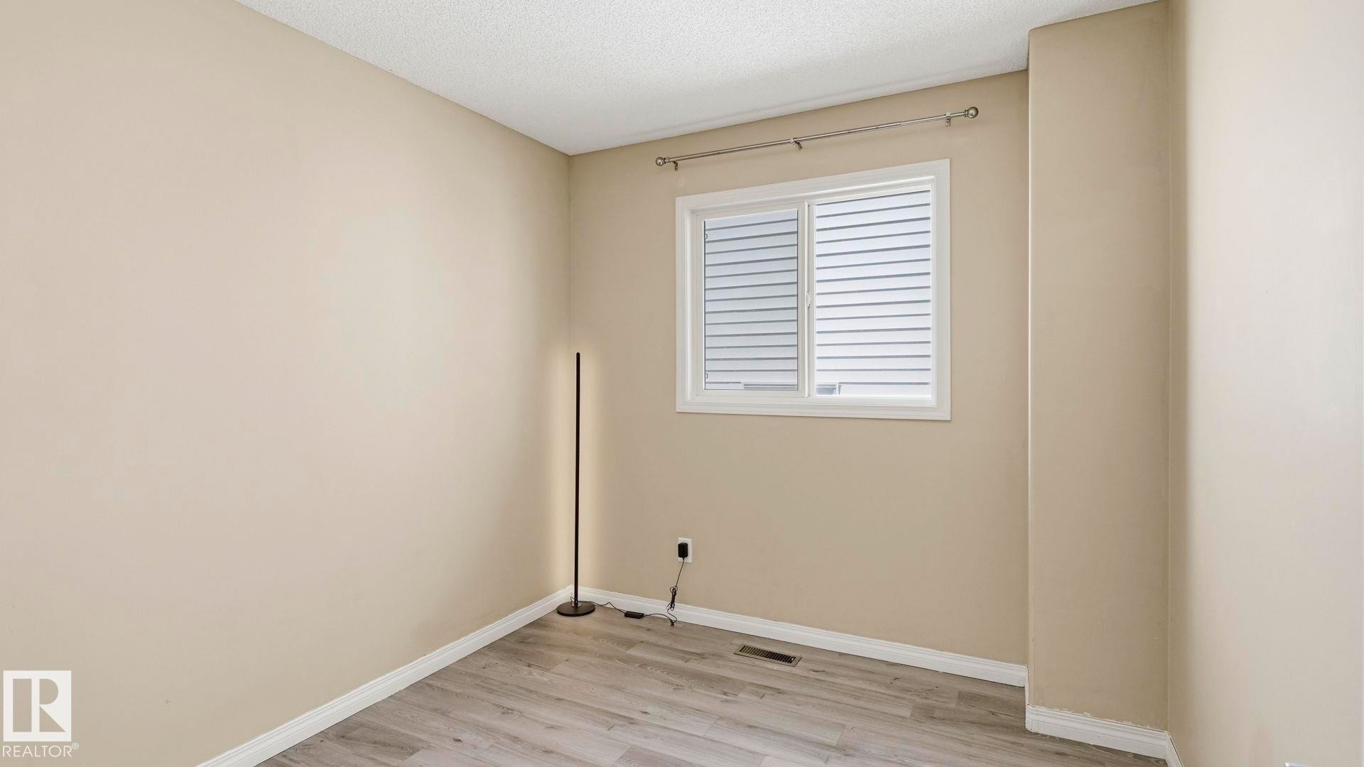 12002 91 Street Nw, Edmonton, AB - Indoor Photo Showing Other Room