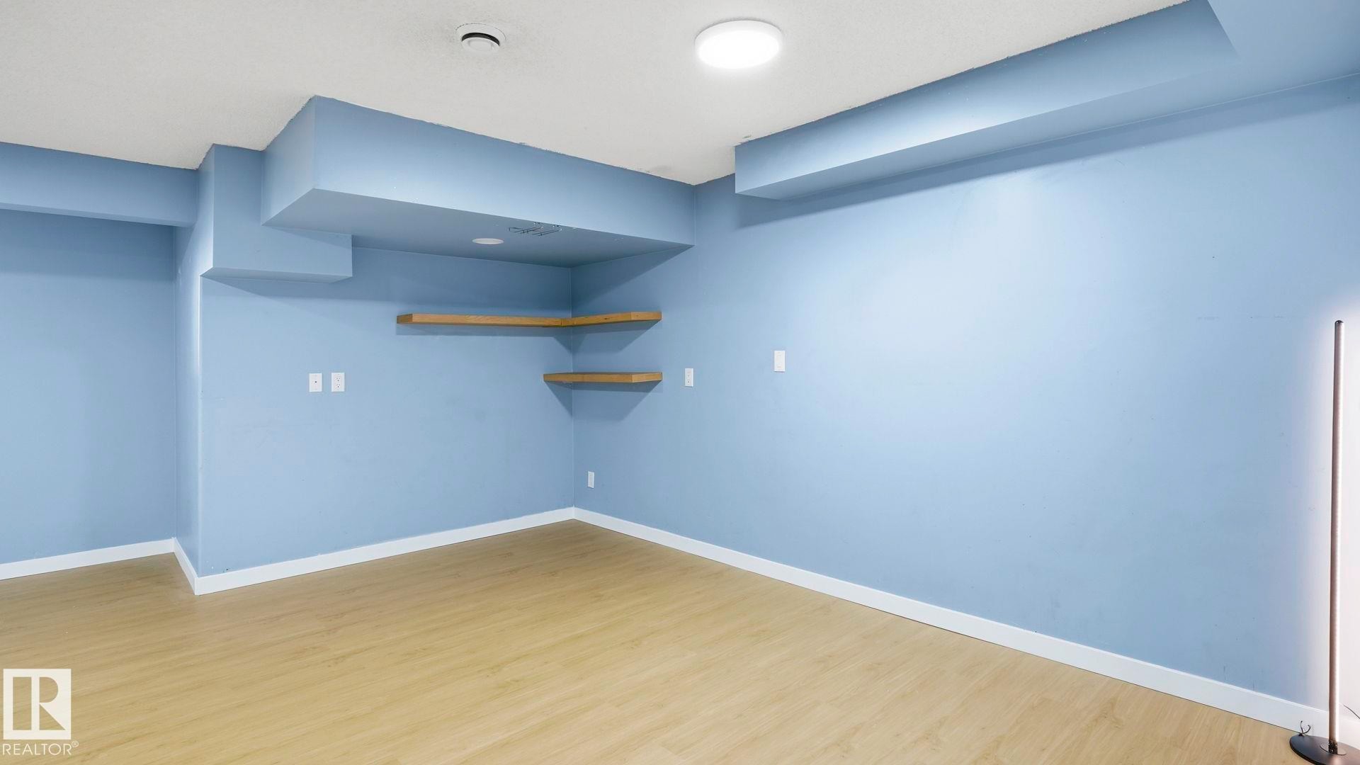 12002 91 Street Nw, Edmonton, AB - Indoor Photo Showing Other Room