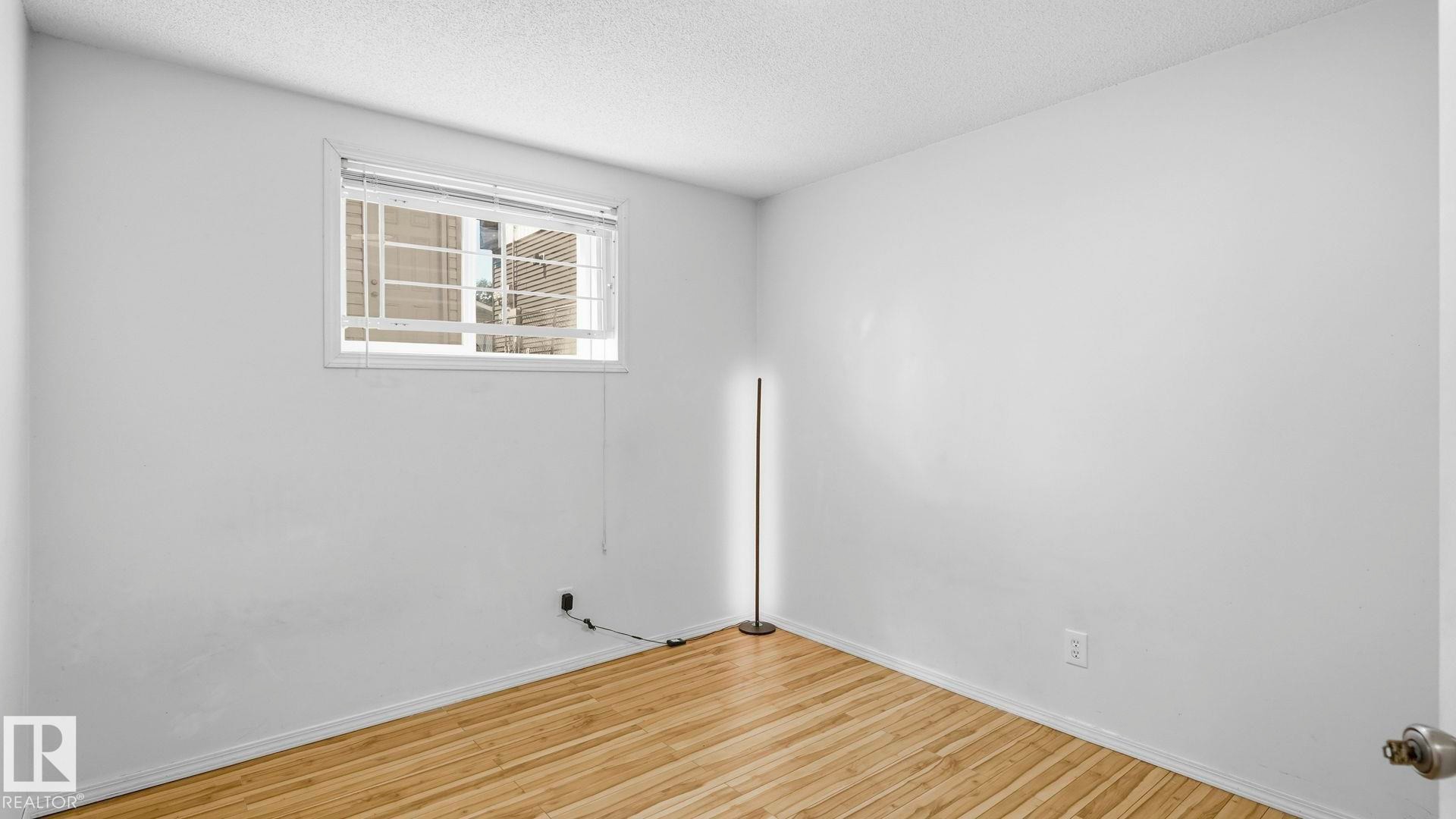 12002 91 Street Nw, Edmonton, AB - Indoor Photo Showing Other Room