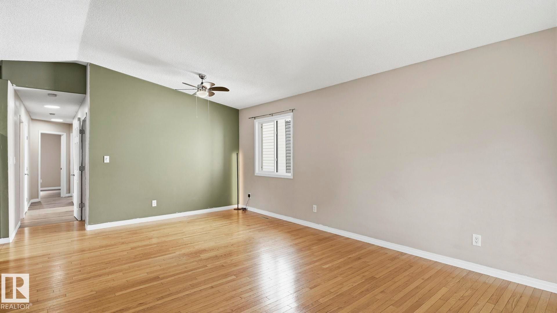 12002 91 Street Nw, Edmonton, AB - Indoor Photo Showing Other Room